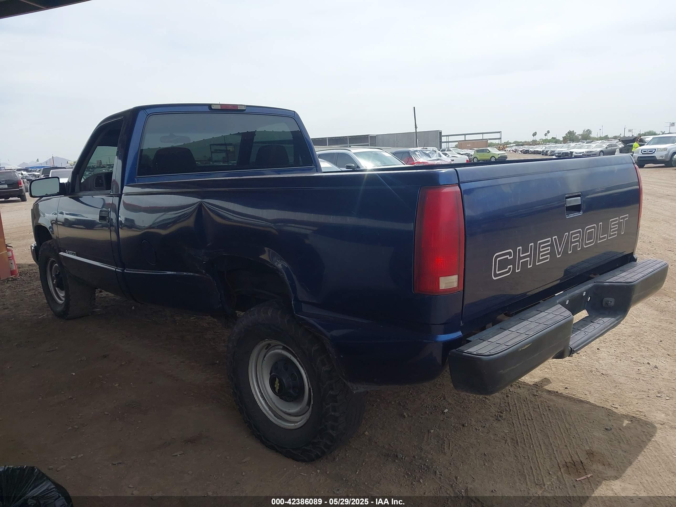 2000 Chevrolet Gmt-400   Blue vin: 1GCGC24R1YR112498