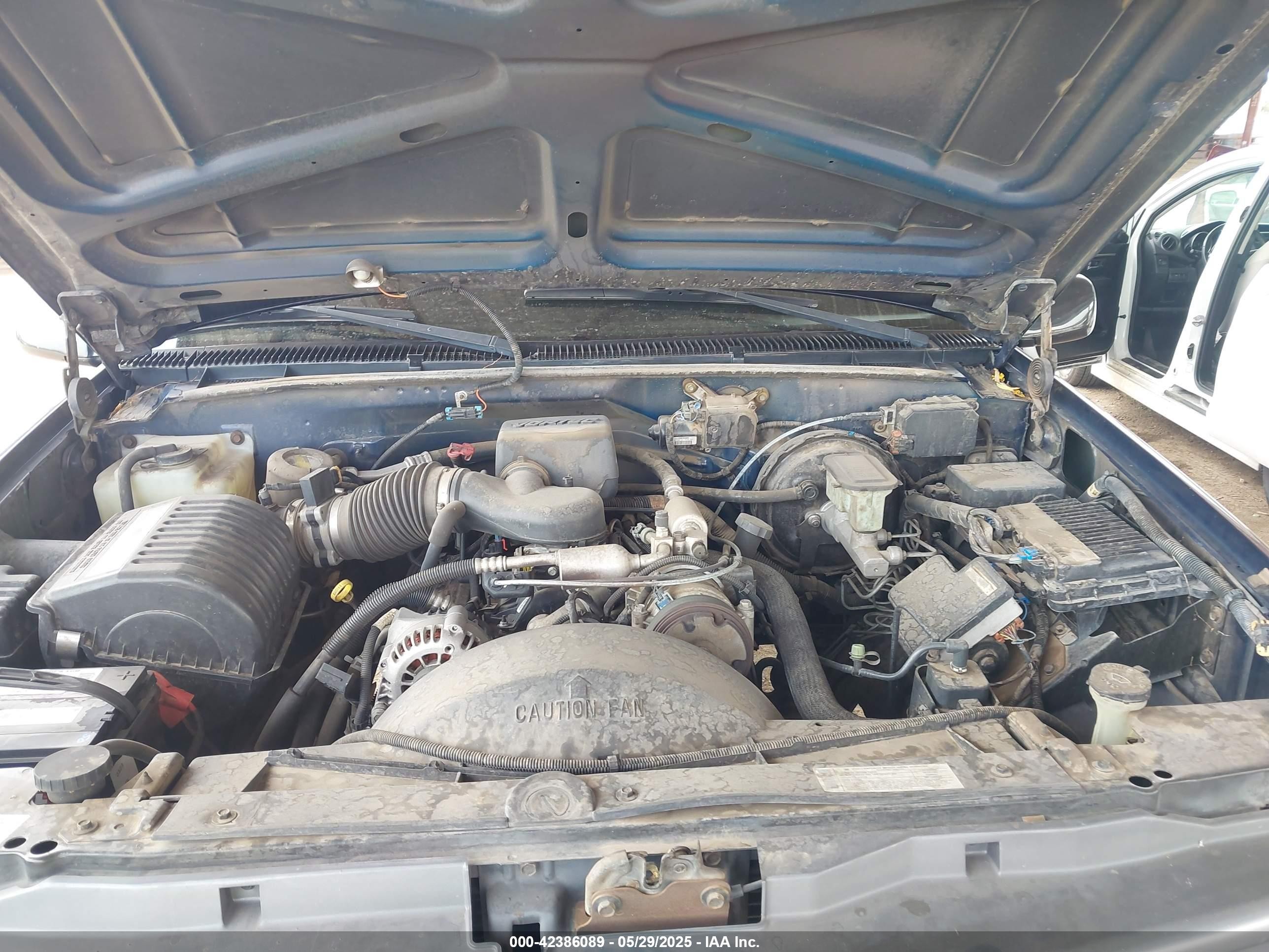 2000 Chevrolet Gmt-400   Blue vin: 1GCGC24R1YR112498