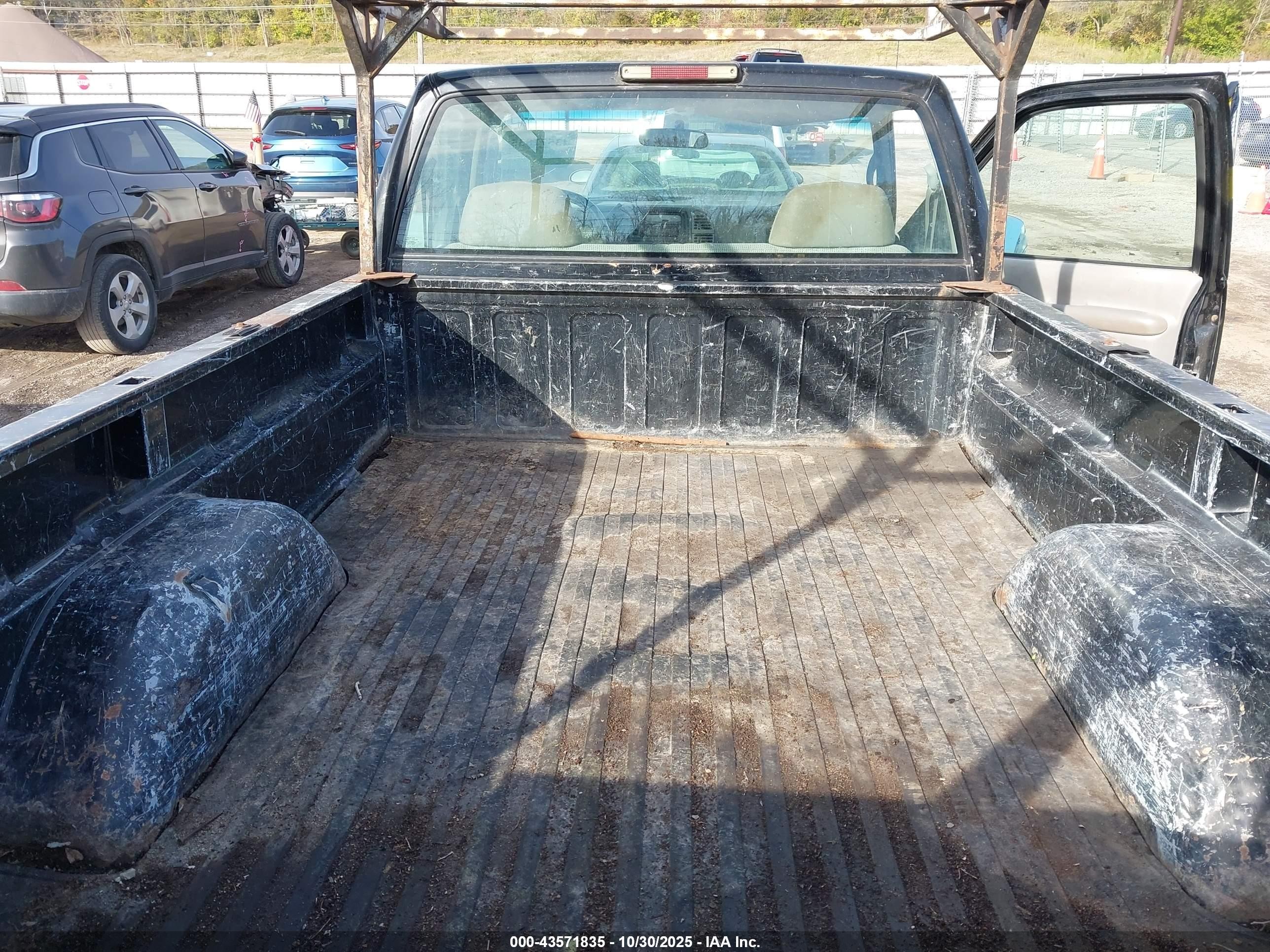 2000 Chevrolet C2500   Black vin: 1GCGC24R4YR178236