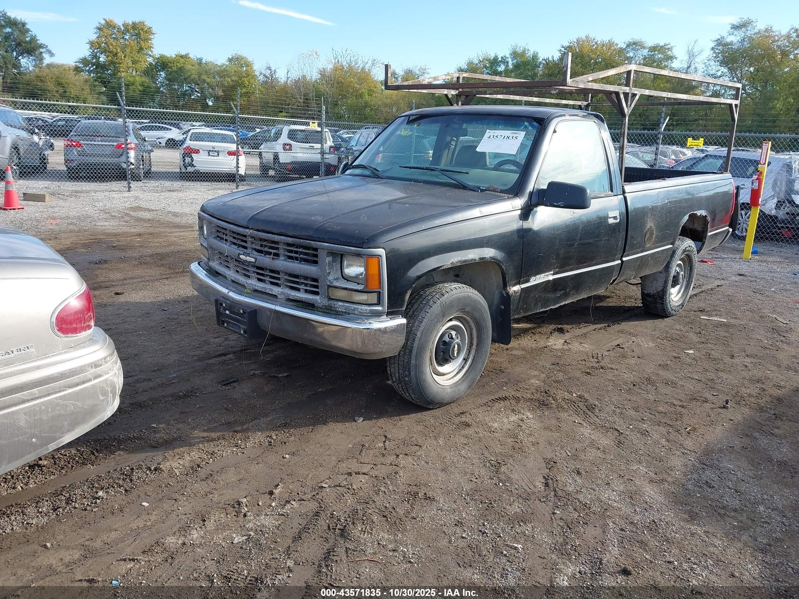 2000 Chevrolet C2500   Black vin: 1GCGC24R4YR178236