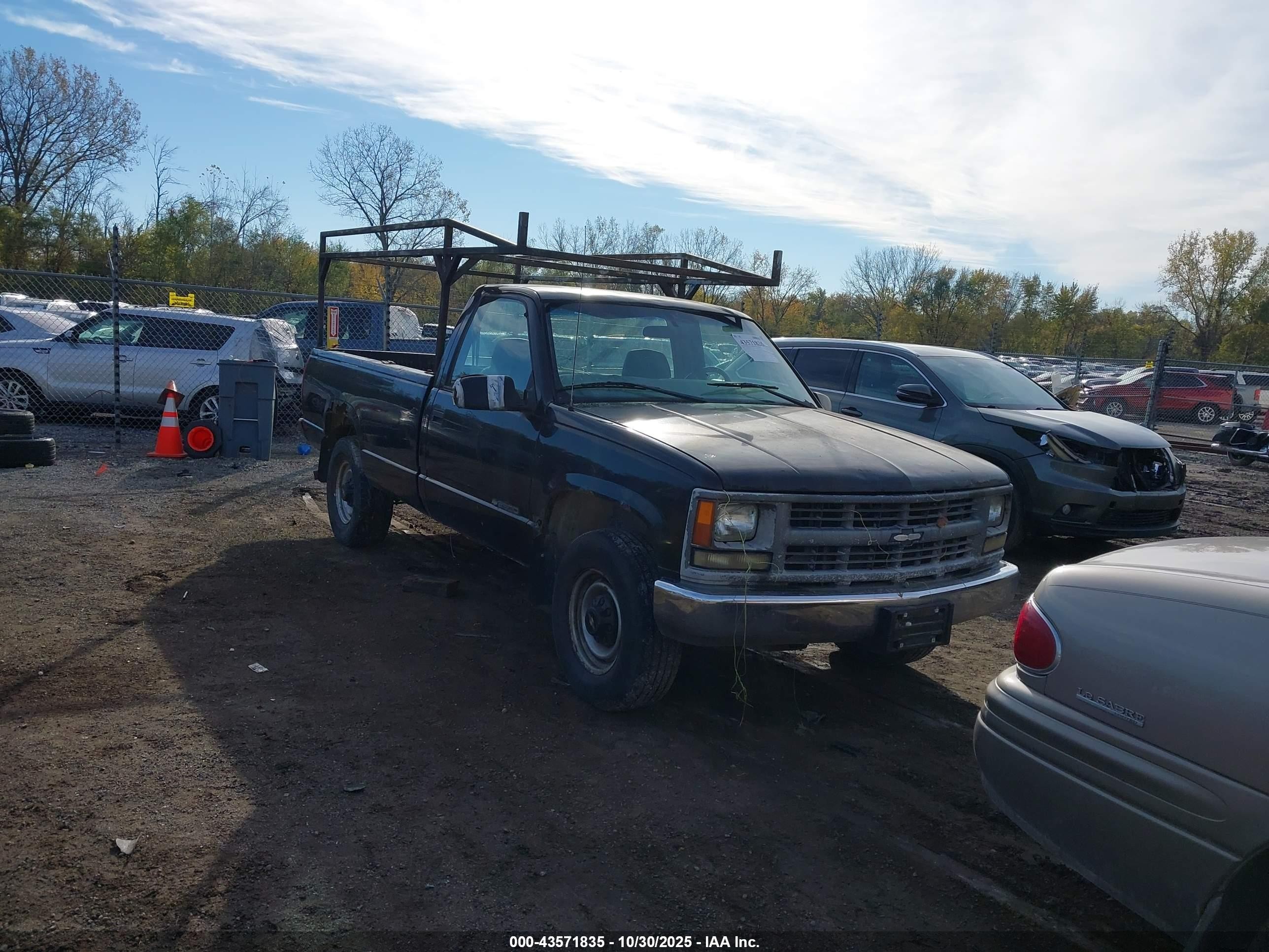 2000 Chevrolet C2500   Black vin: 1GCGC24R4YR178236