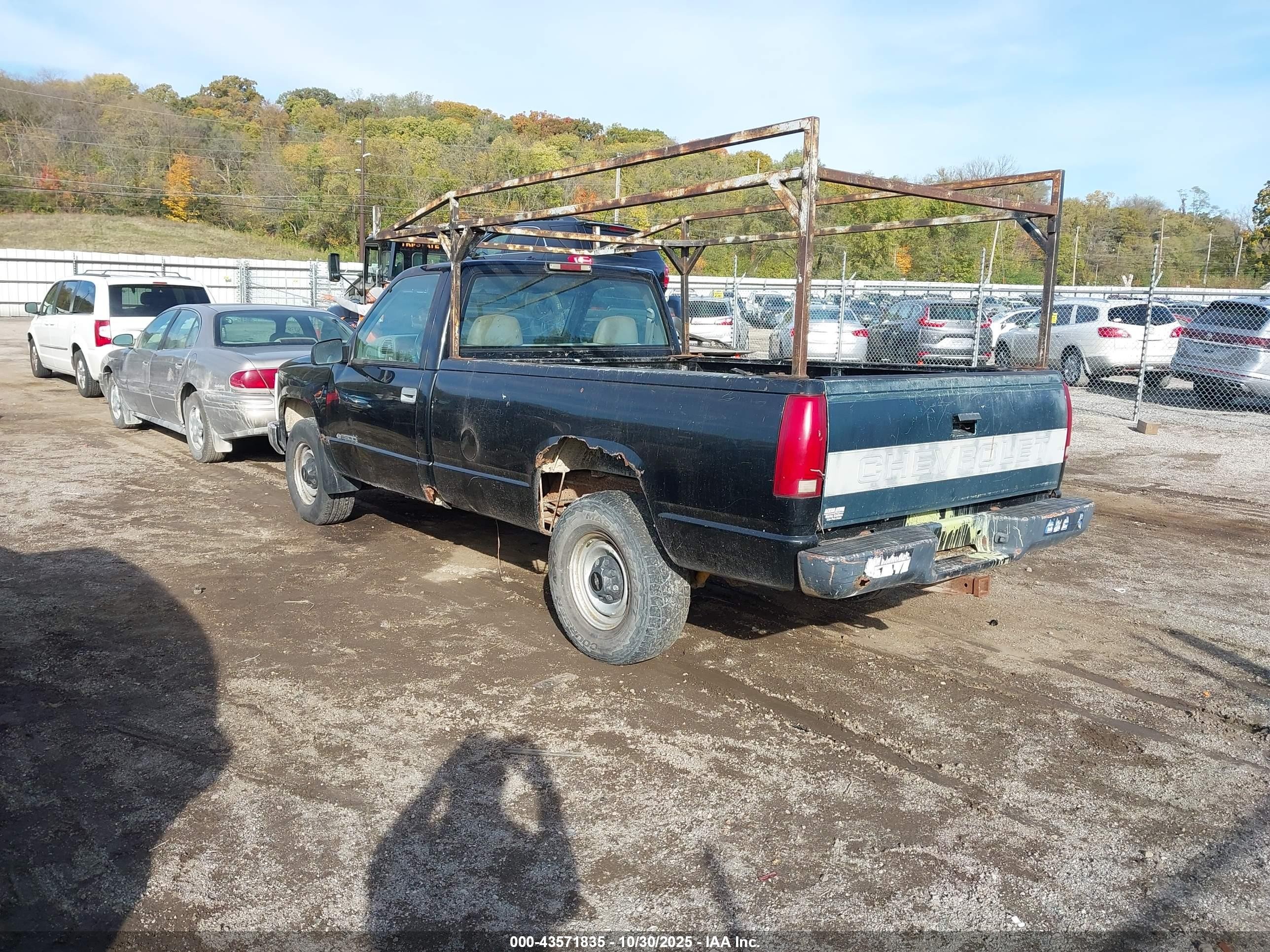 2000 Chevrolet C2500   Black vin: 1GCGC24R4YR178236