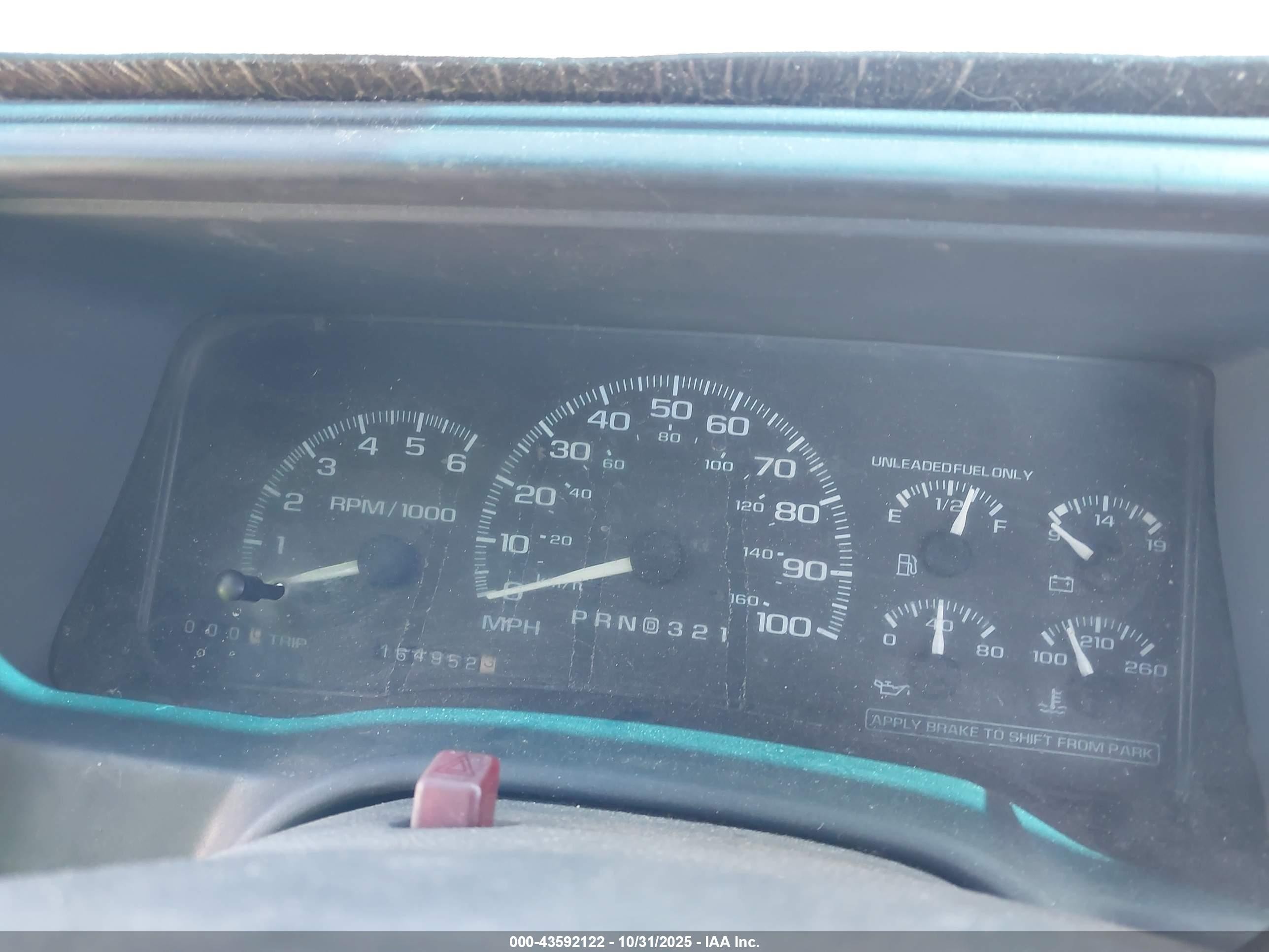 2000 Chevrolet C2500   White vin: 1GCGC24R4YR199409