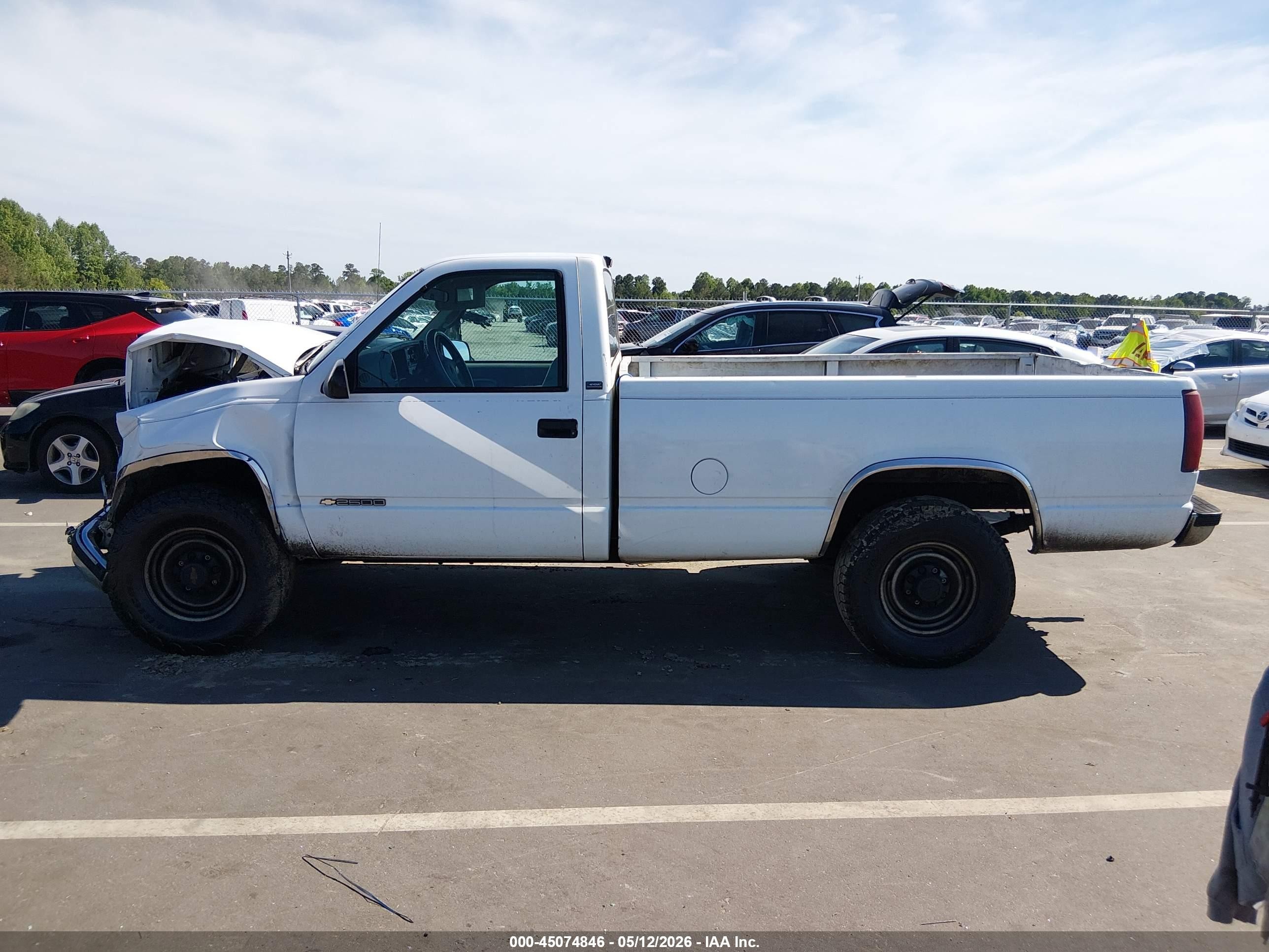 1996 Chevrolet Gmt-400 C2500 White vin: 1GCGC24R6TZ190770