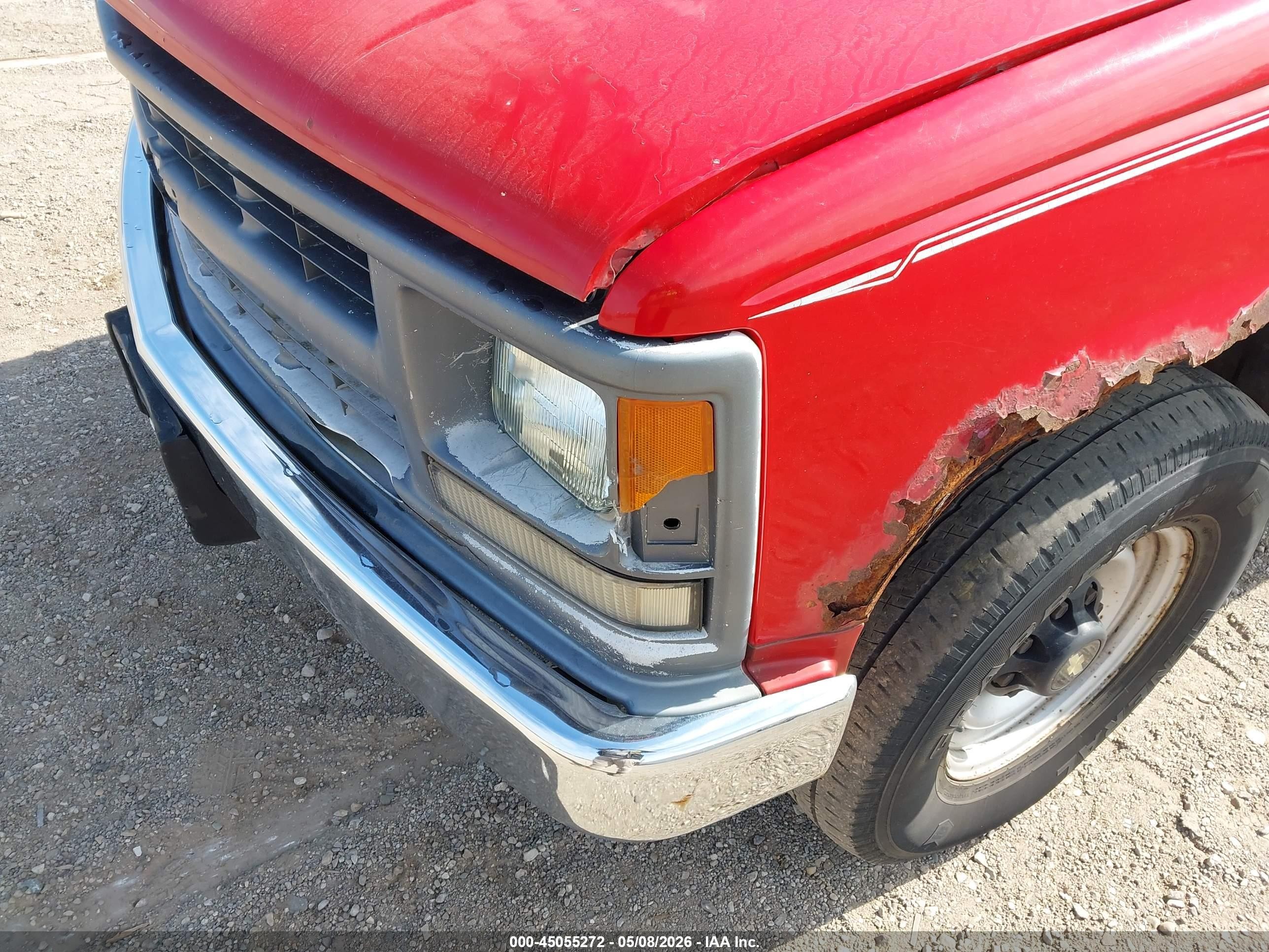 2000 Chevrolet C2500   Red vin: 1GCGC24R6YR108169