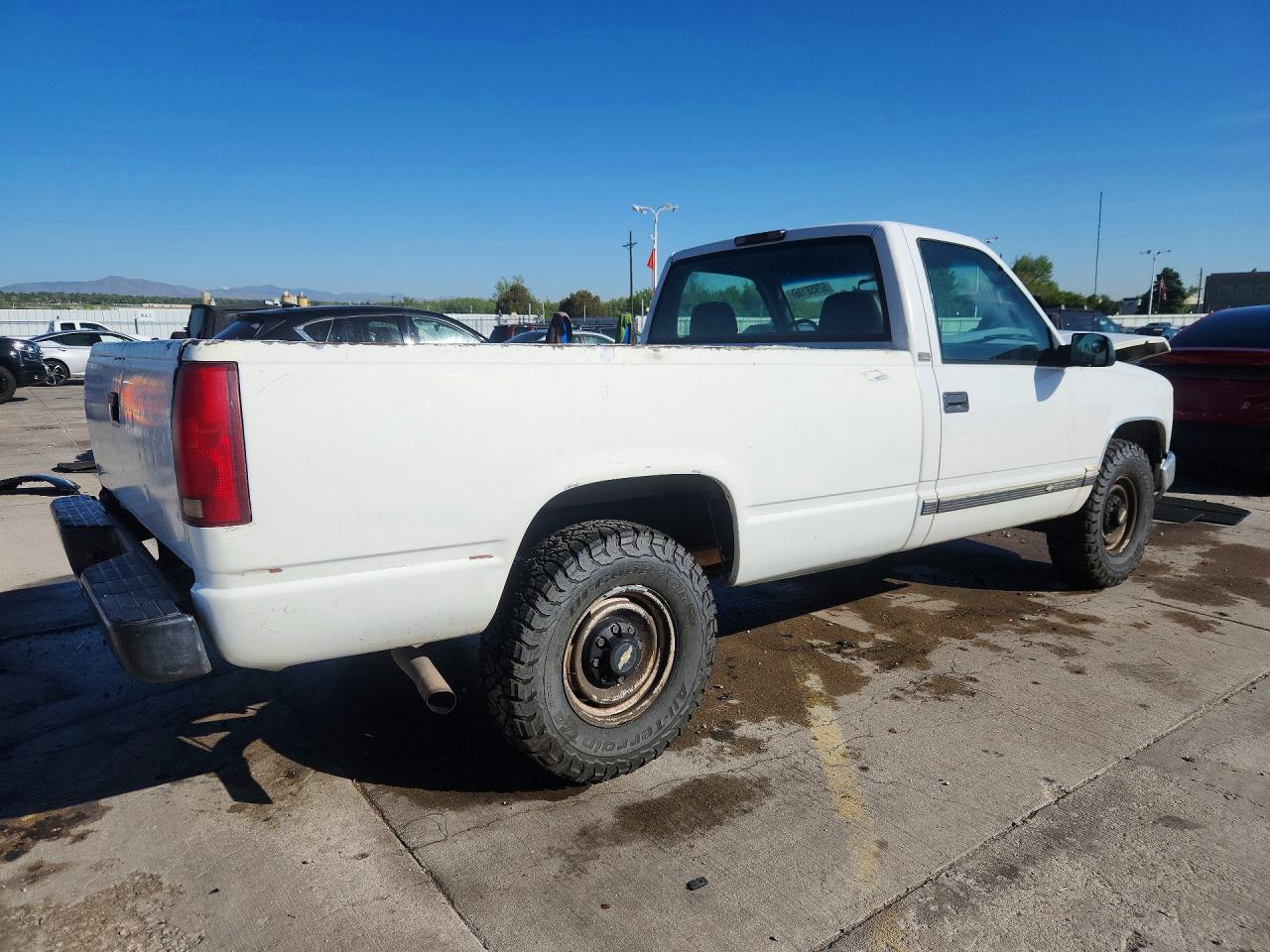 1996 Chevrolet Gmt-400 C2500 White vin: 1GCGC24R9TZ225009