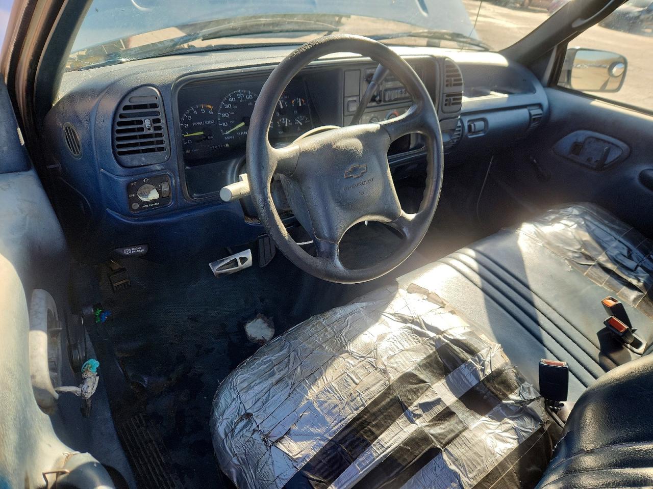 1996 Chevrolet Gmt-400 C2500 White vin: 1GCGC24R9TZ225009
