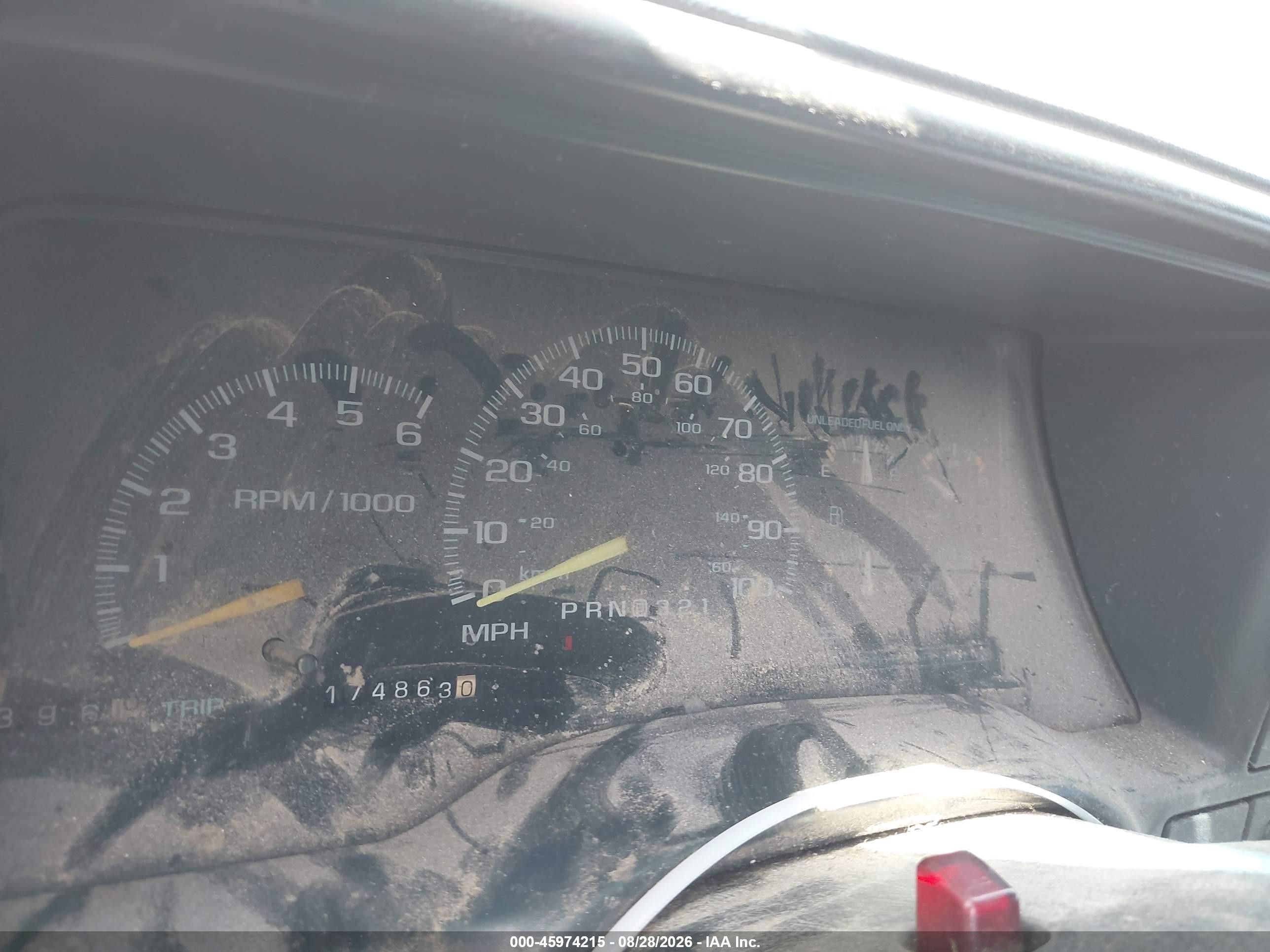 2000 Chevrolet C2500   White vin: 1GCGC24R9YF501469