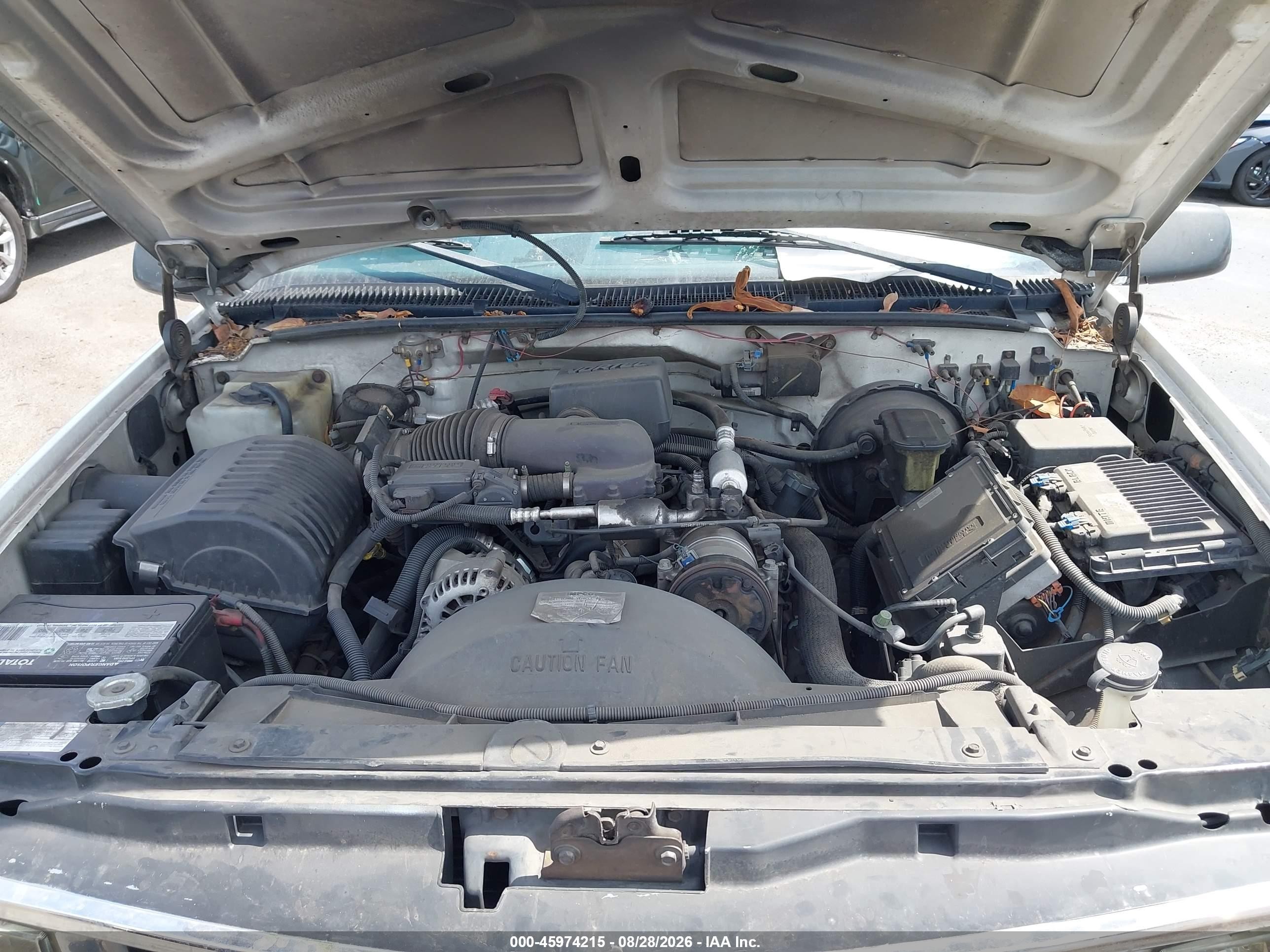 2000 Chevrolet C2500   White vin: 1GCGC24R9YF501469