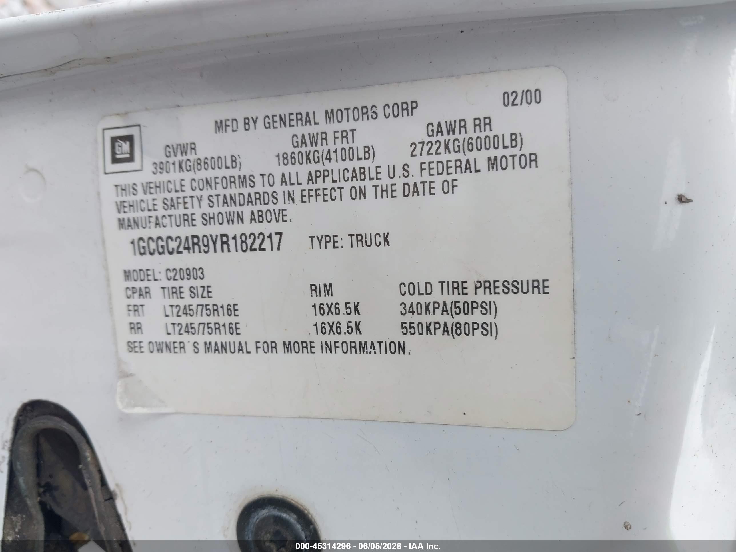 2000 Chevrolet C2500   White vin: 1GCGC24R9YR182217