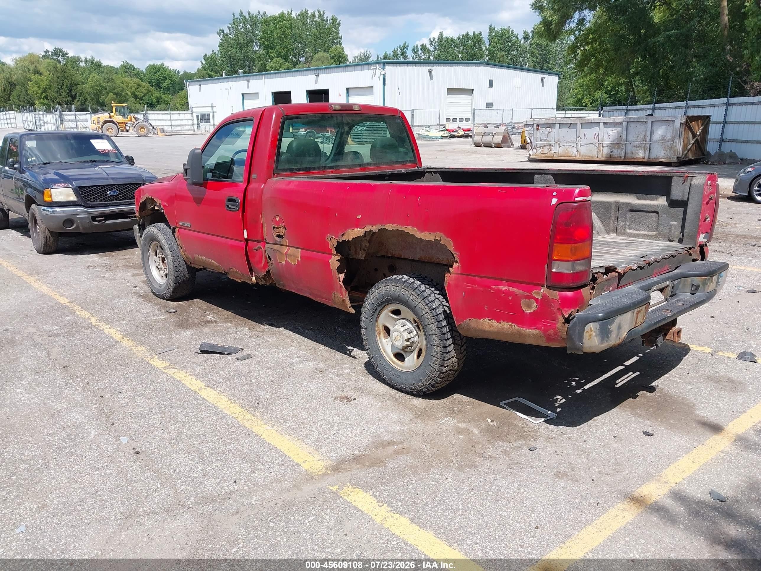 2002 Chevrolet Silverado 2500   Red vin: 1GCGC24U22Z290254