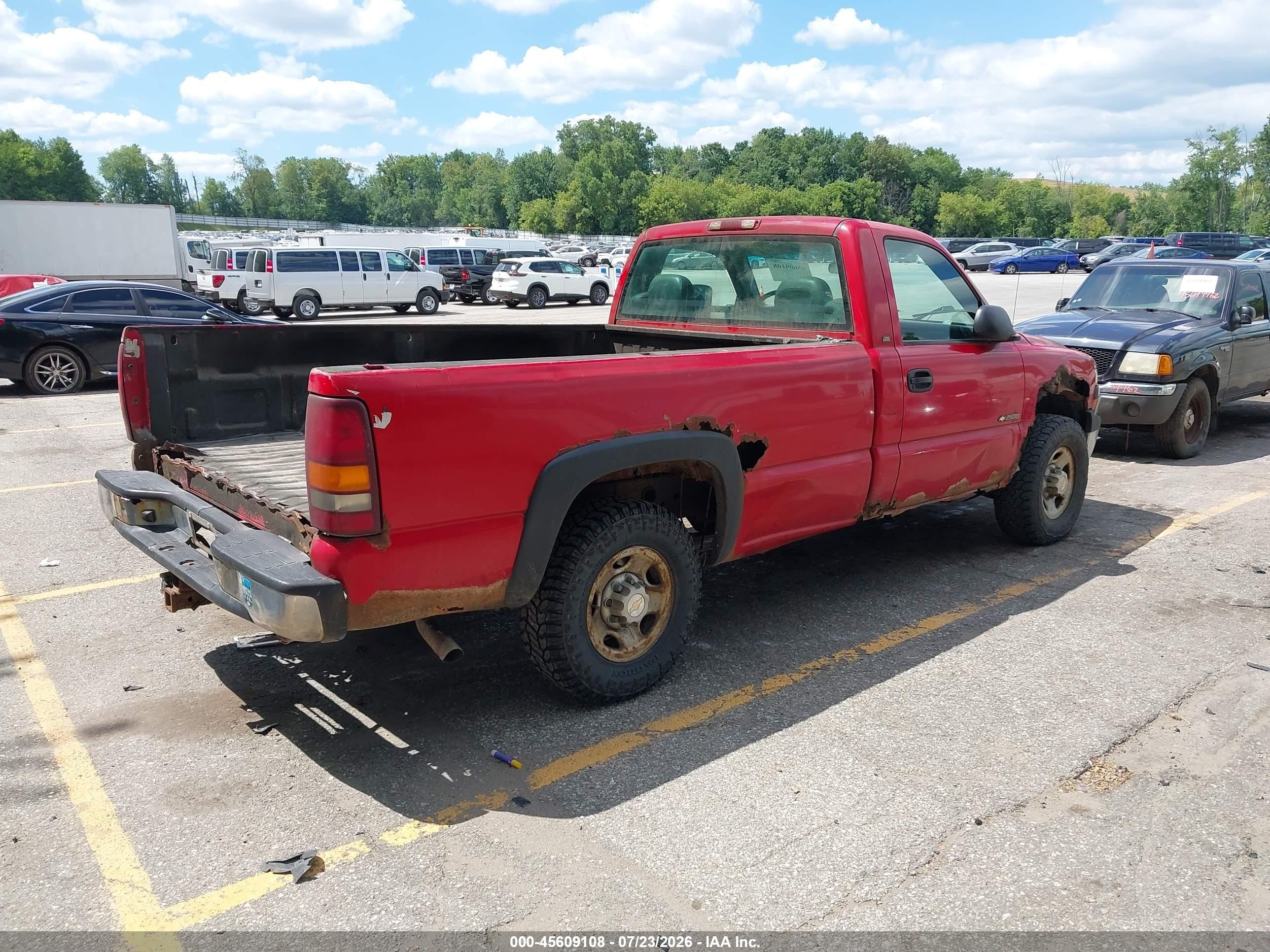 2002 Chevrolet Silverado 2500   Red vin: 1GCGC24U22Z290254