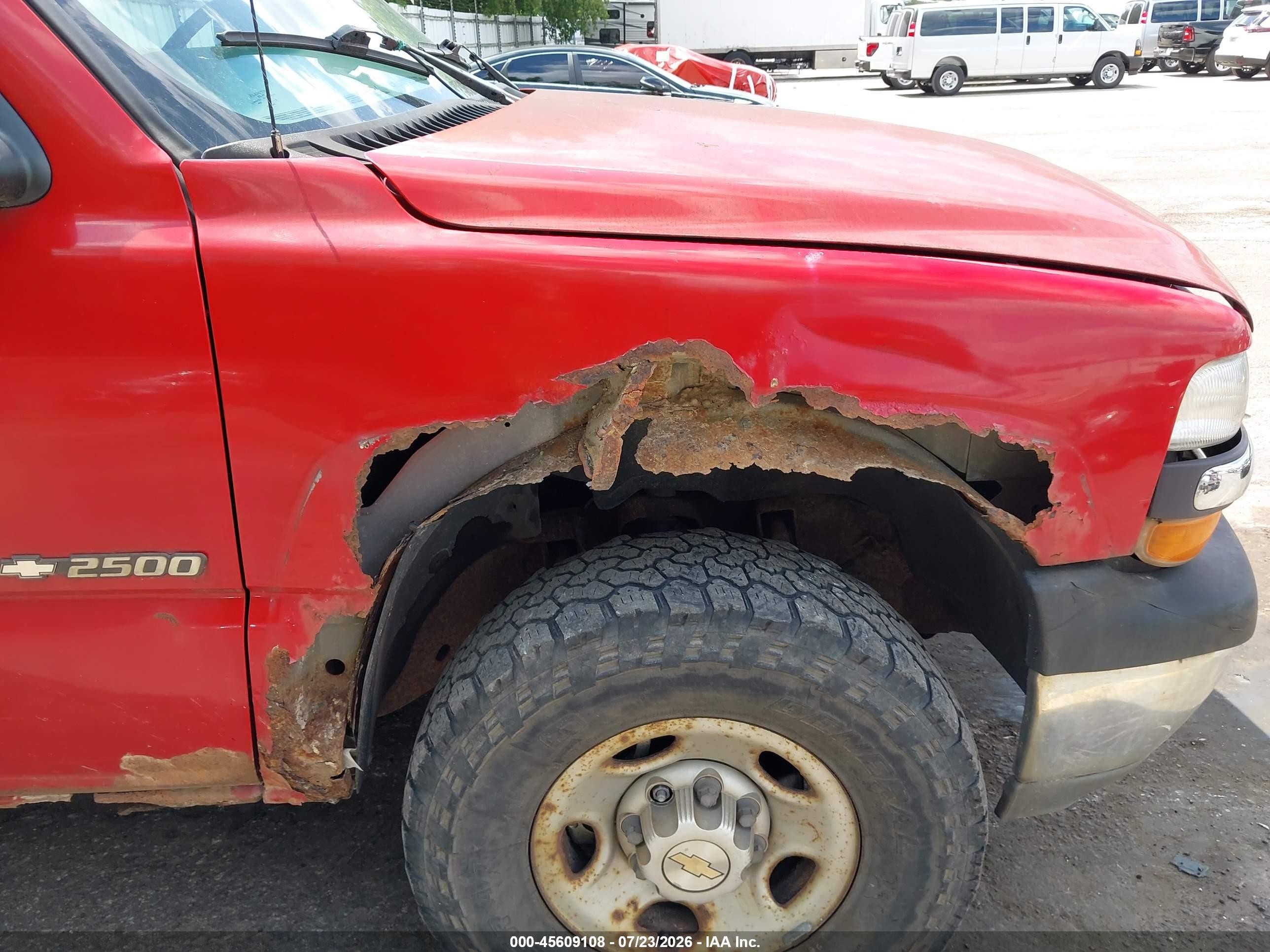 2002 Chevrolet Silverado 2500   Red vin: 1GCGC24U22Z290254