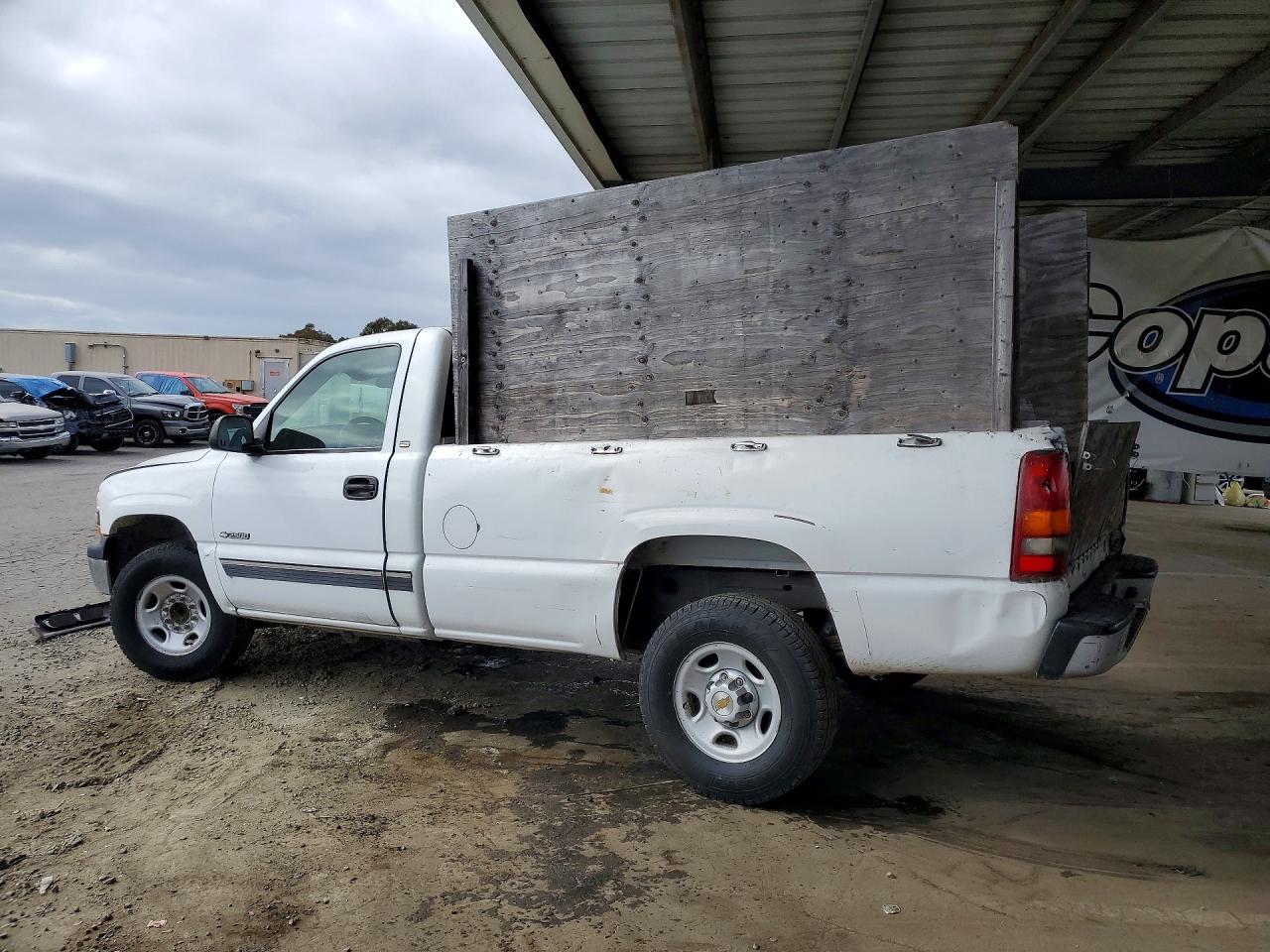 2000 Chevrolet Silverado C2500 Белый vin: 1GCGC24U3YZ258244