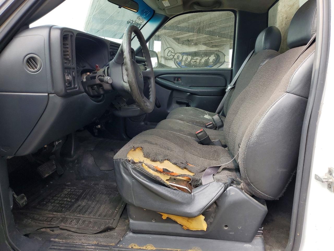 2000 Chevrolet Silverado C2500 Белый vin: 1GCGC24U3YZ258244