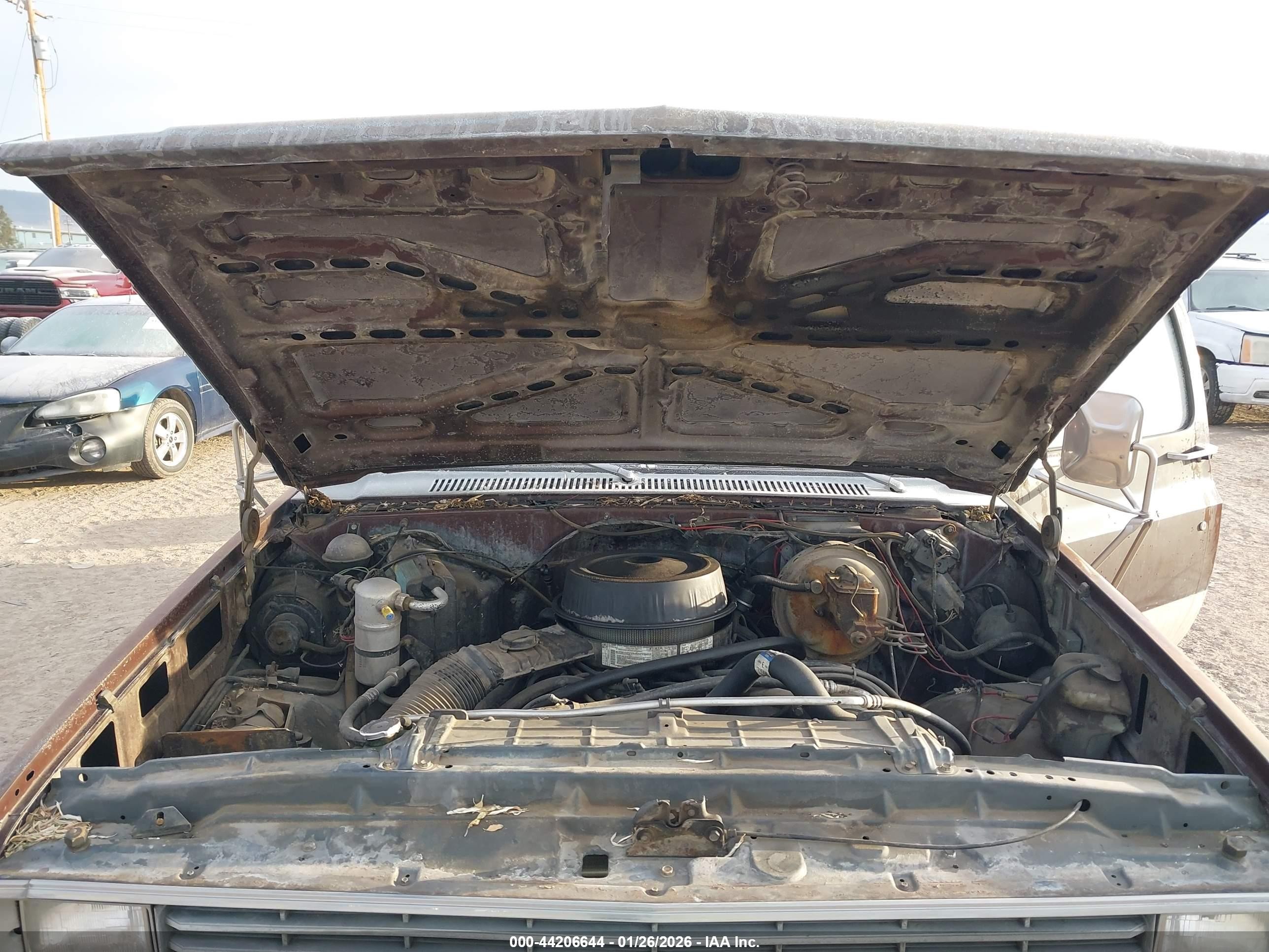 1983 Chevrolet C20   Brown vin: 1GCGC24W6DJ112267