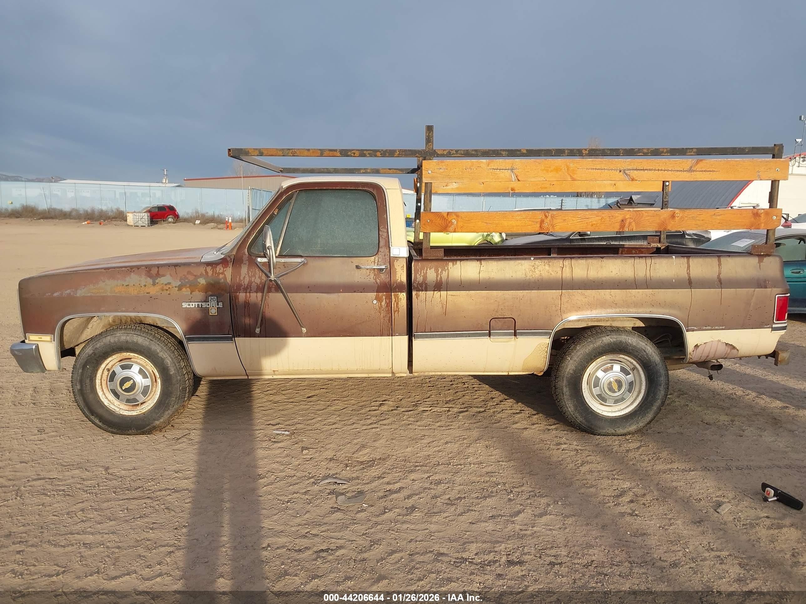 1983 Chevrolet C20   Brown vin: 1GCGC24W6DJ112267