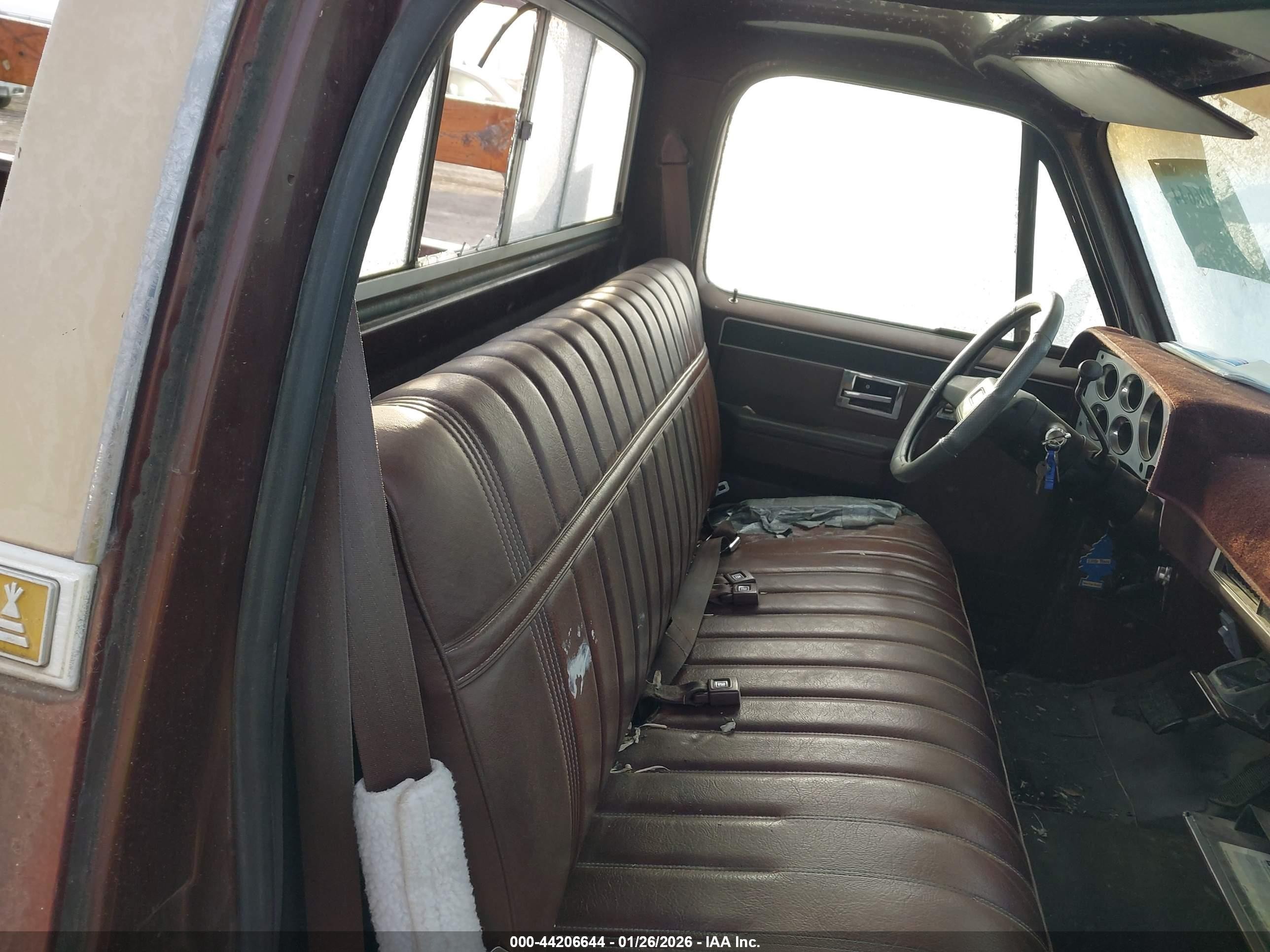 1983 Chevrolet C20   Brown vin: 1GCGC24W6DJ112267