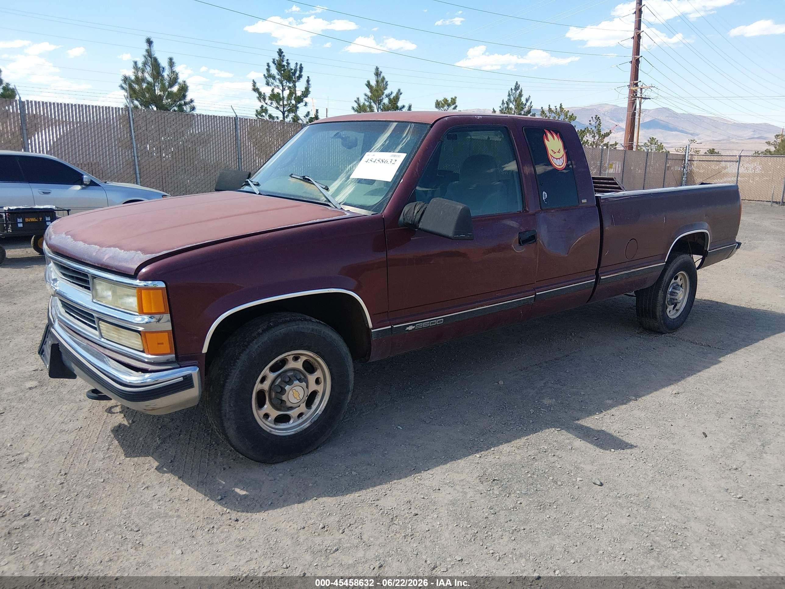 1998 Chevrolet C/k 2500 Fleetside Burgundy vin: 1GCGC29J3WE157076