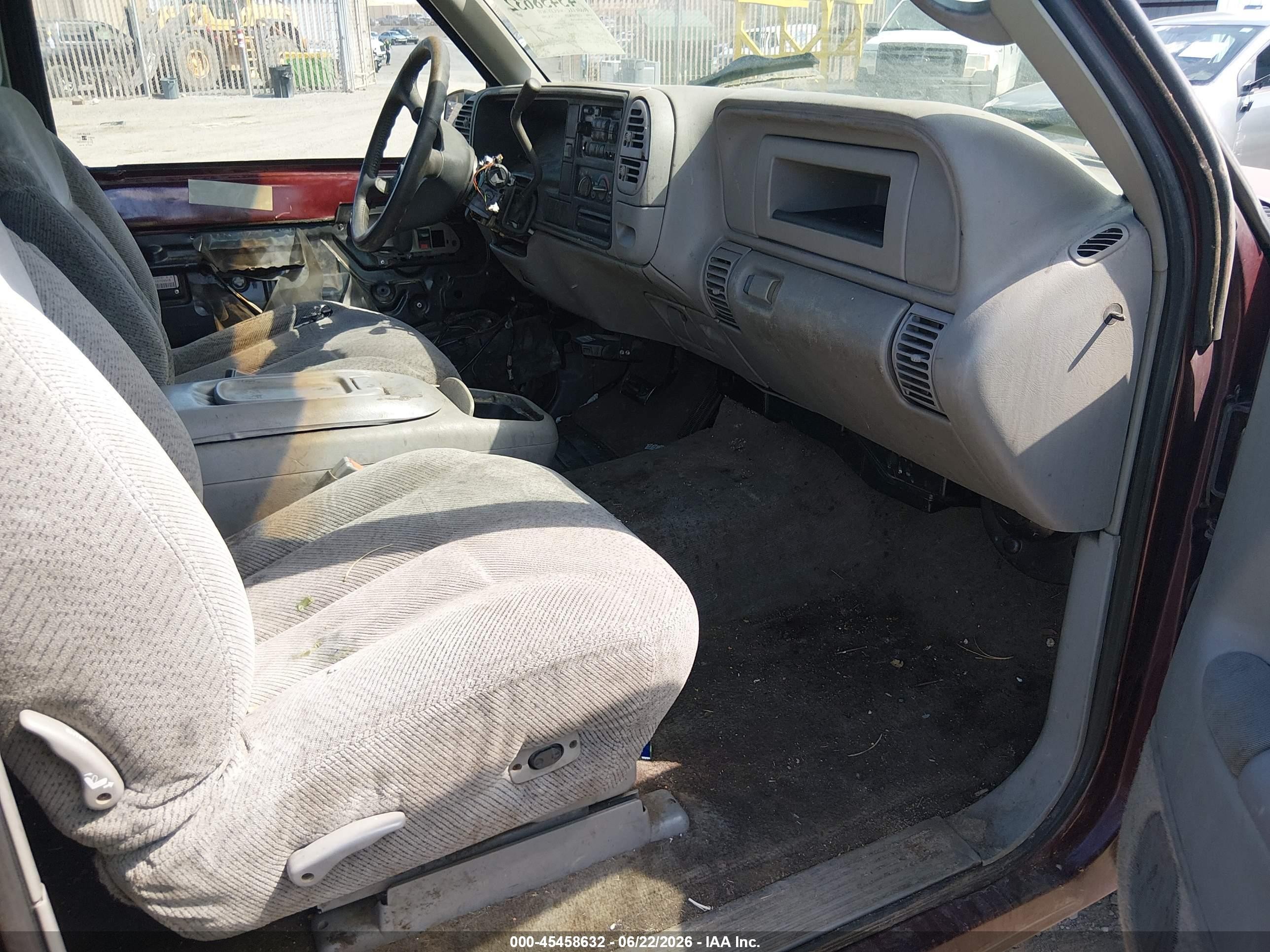 1998 Chevrolet C/k 2500 Fleetside Burgundy vin: 1GCGC29J3WE157076