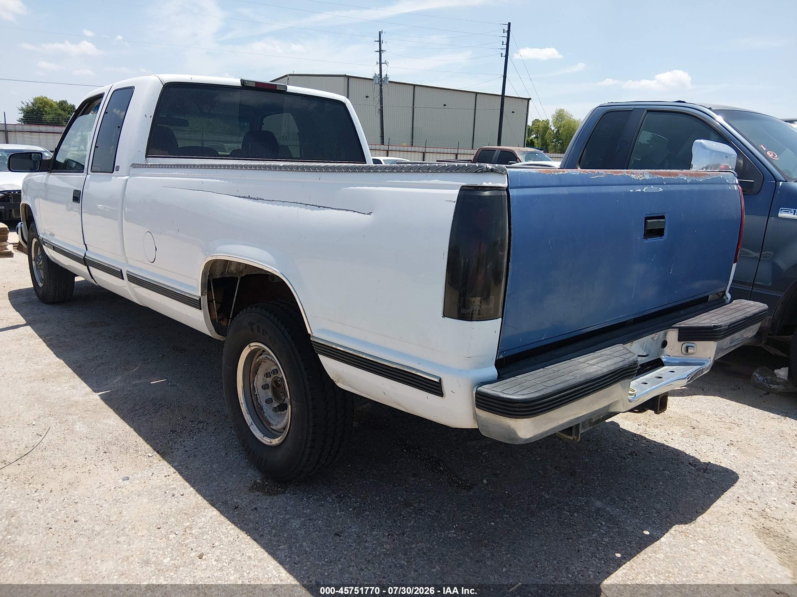 1998 Chevrolet C/k 2500 Fleetside White vin: 1GCGC29R6WE140889