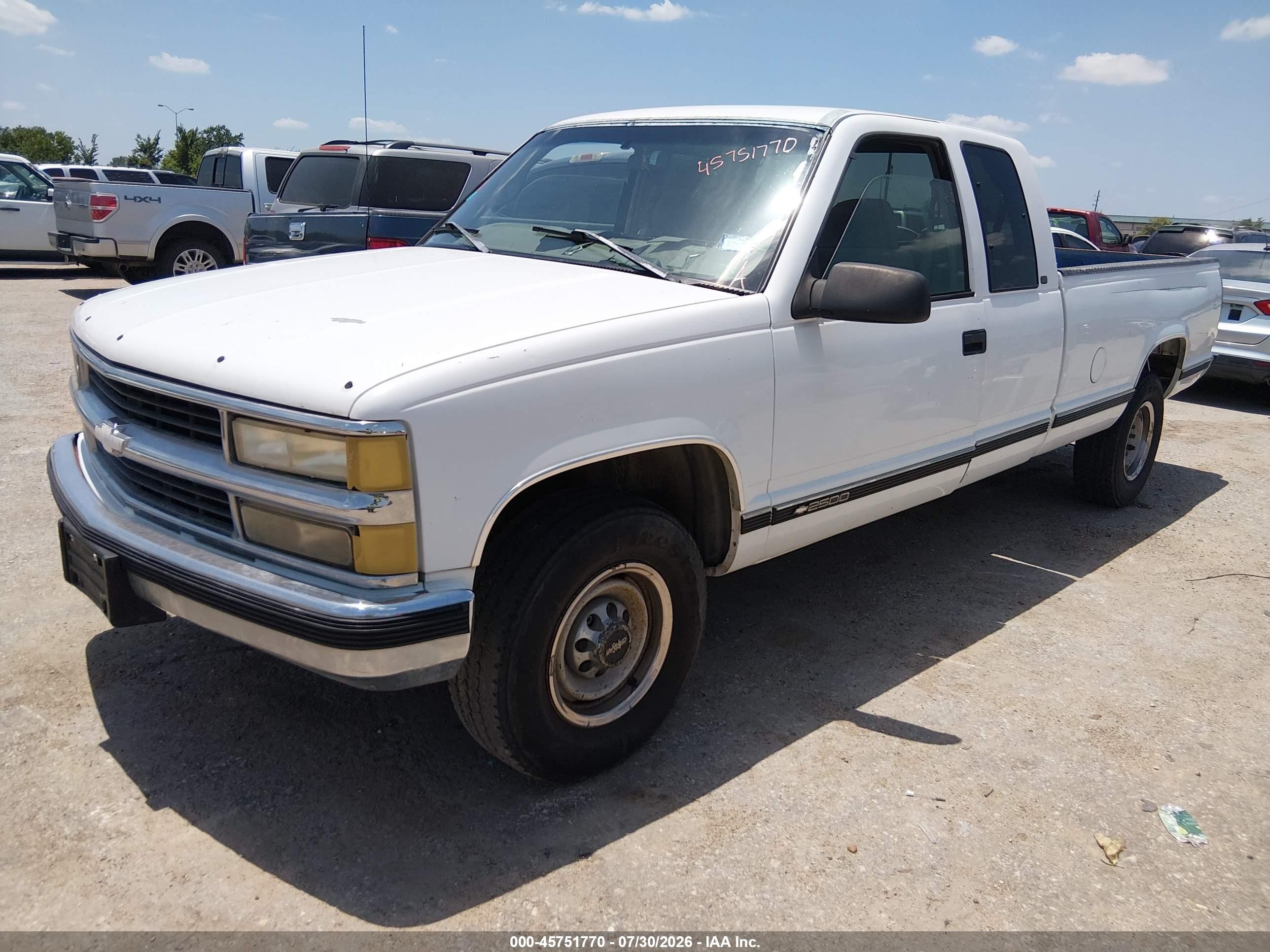 1998 Chevrolet C/k 2500 Fleetside White vin: 1GCGC29R6WE140889