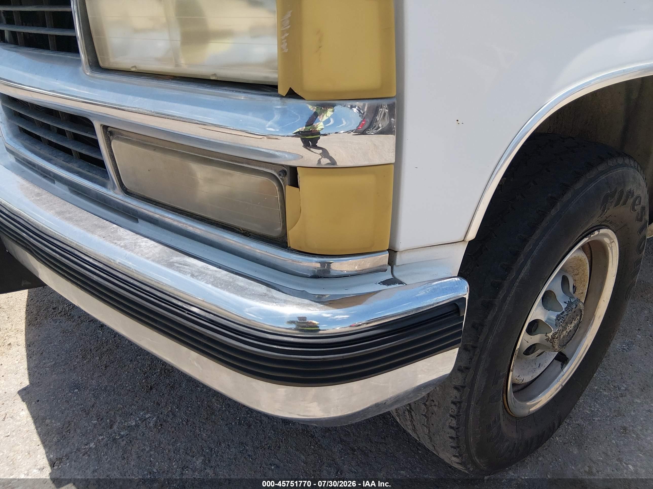1998 Chevrolet C/k 2500 Fleetside White vin: 1GCGC29R6WE140889