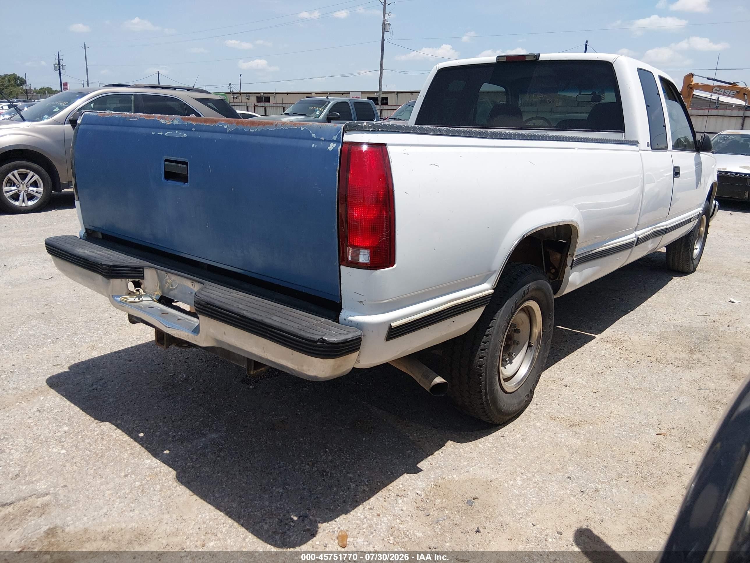 1998 Chevrolet C/k 2500 Fleetside White vin: 1GCGC29R6WE140889