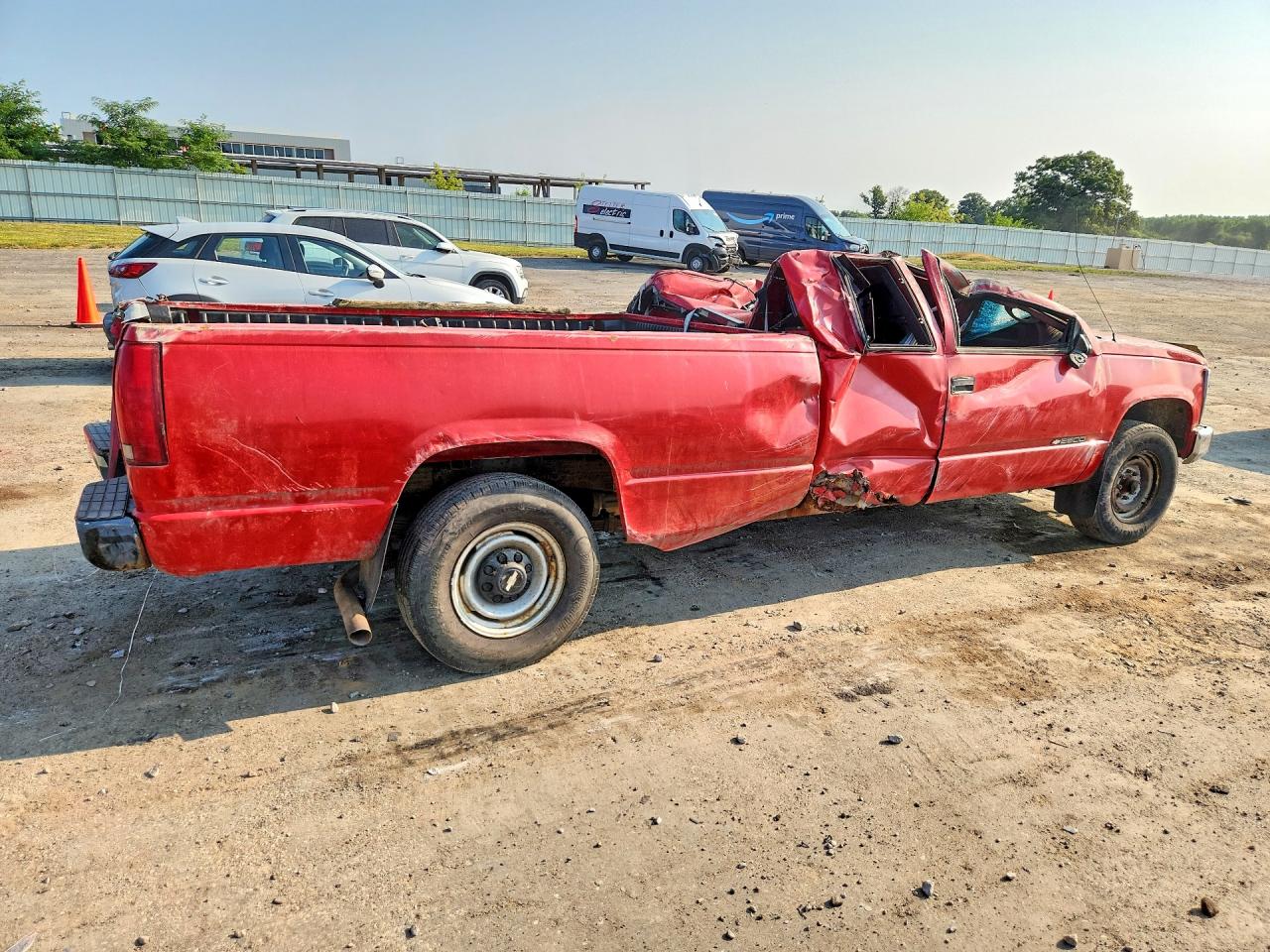 1998 Chevrolet Gmt-400 C2500 Red vin: 1GCGC29R6WE205692