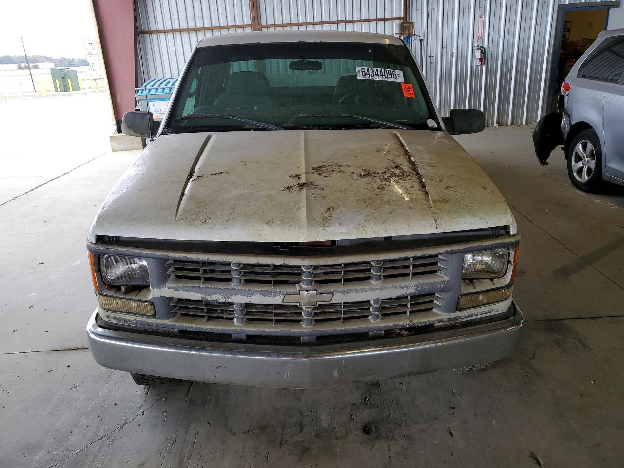 1998 Chevrolet Gmt-400 C2500 White vin: 1GCGC29R6WE249336