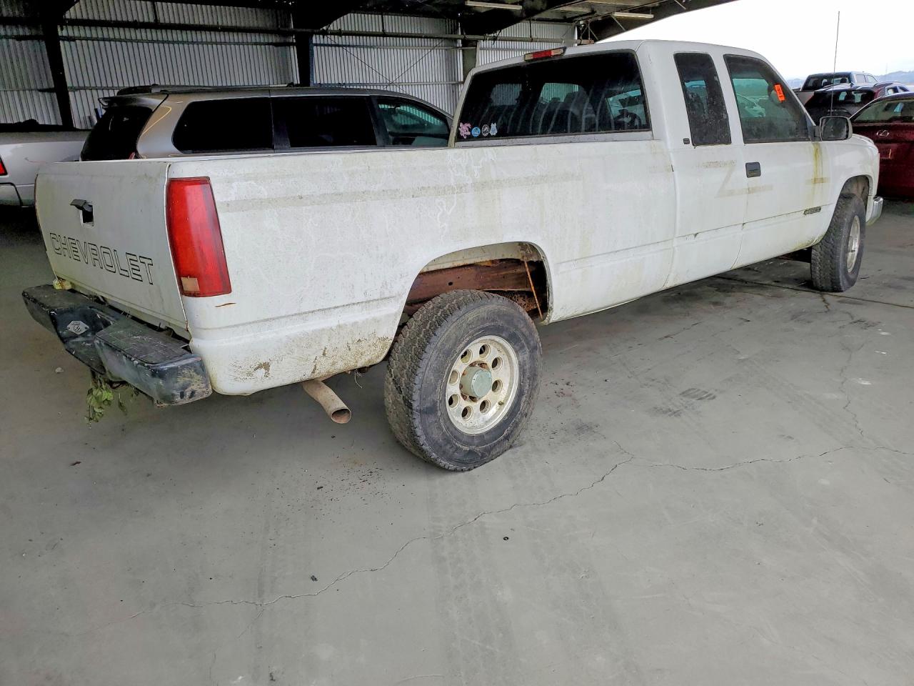 1998 Chevrolet Gmt-400 C2500 White vin: 1GCGC29R6WE249336