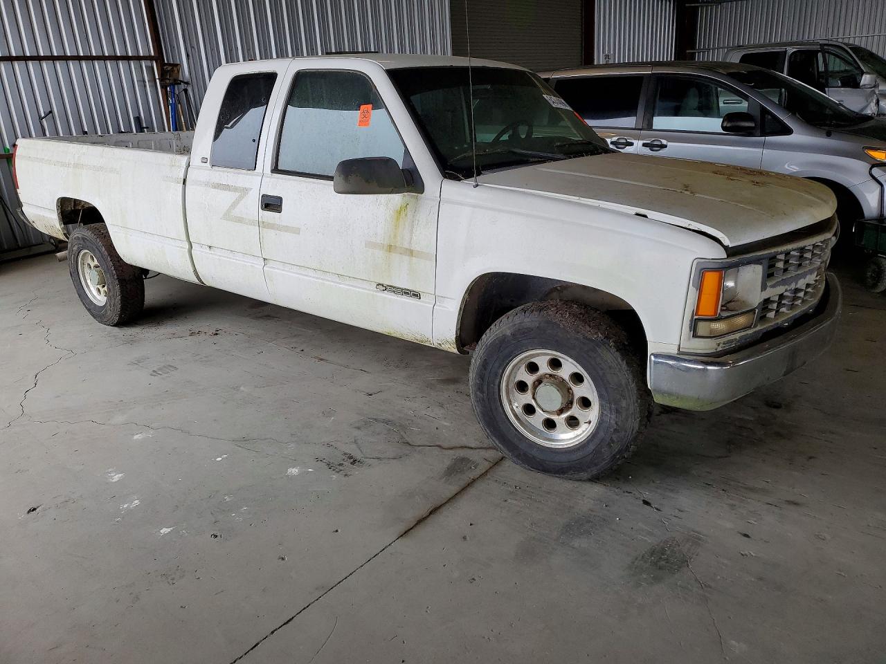 1998 Chevrolet Gmt-400 C2500 White vin: 1GCGC29R6WE249336