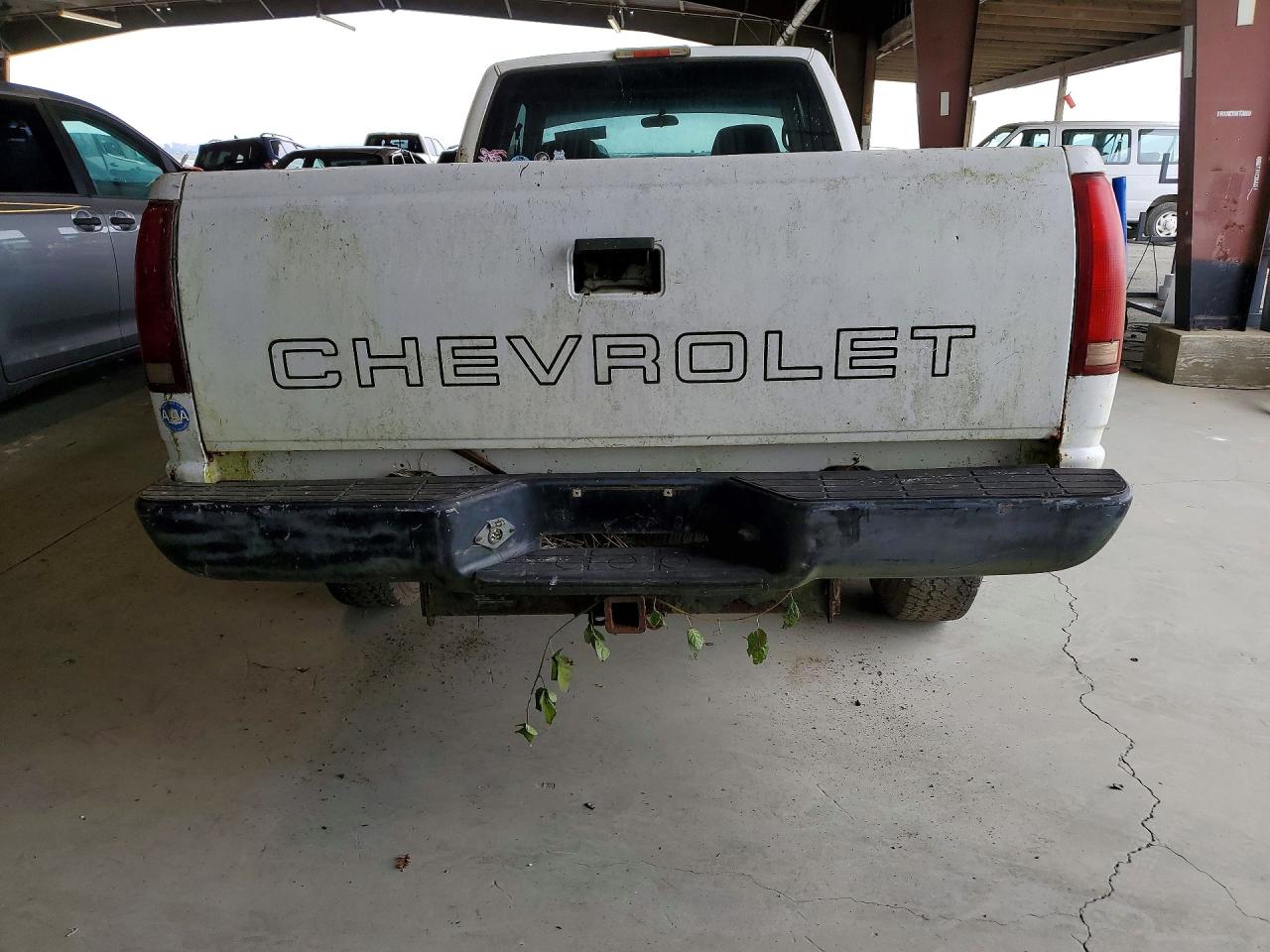 1998 Chevrolet Gmt-400 C2500 White vin: 1GCGC29R6WE249336