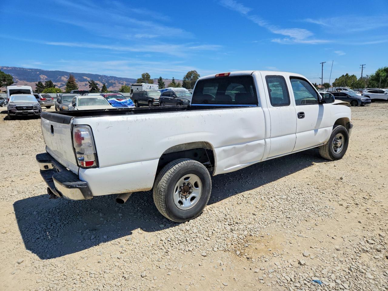 2000 Chevrolet Silverado C2500 White vin: 1GCGC29U1YE417004