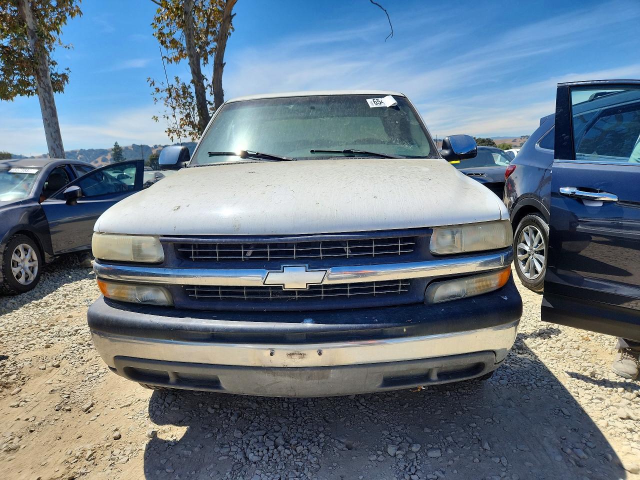 2000 Chevrolet Silverado C2500 White vin: 1GCGC29U1YE417004
