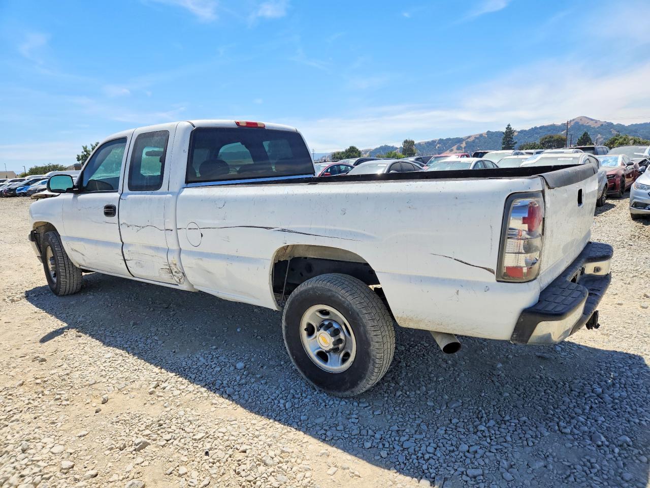 2000 Chevrolet Silverado C2500 White vin: 1GCGC29U1YE417004