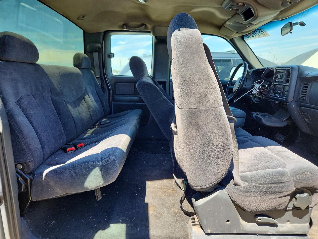2000 Chevrolet Silverado C2500 White vin: 1GCGC29U1YE417004