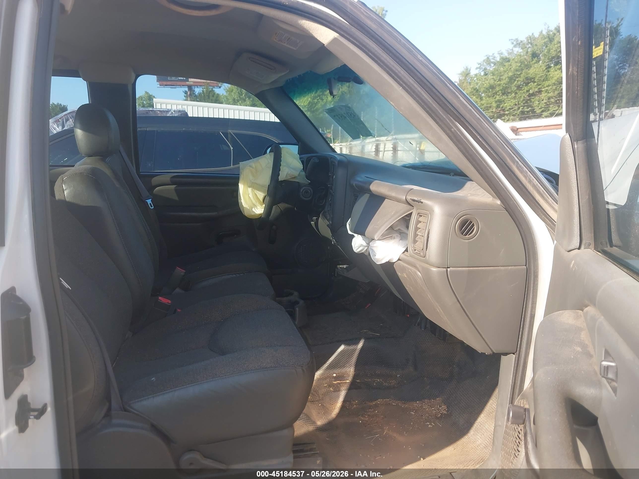 2003 Chevrolet Silverado C2500 White vin: 1GCGC29U53E184110