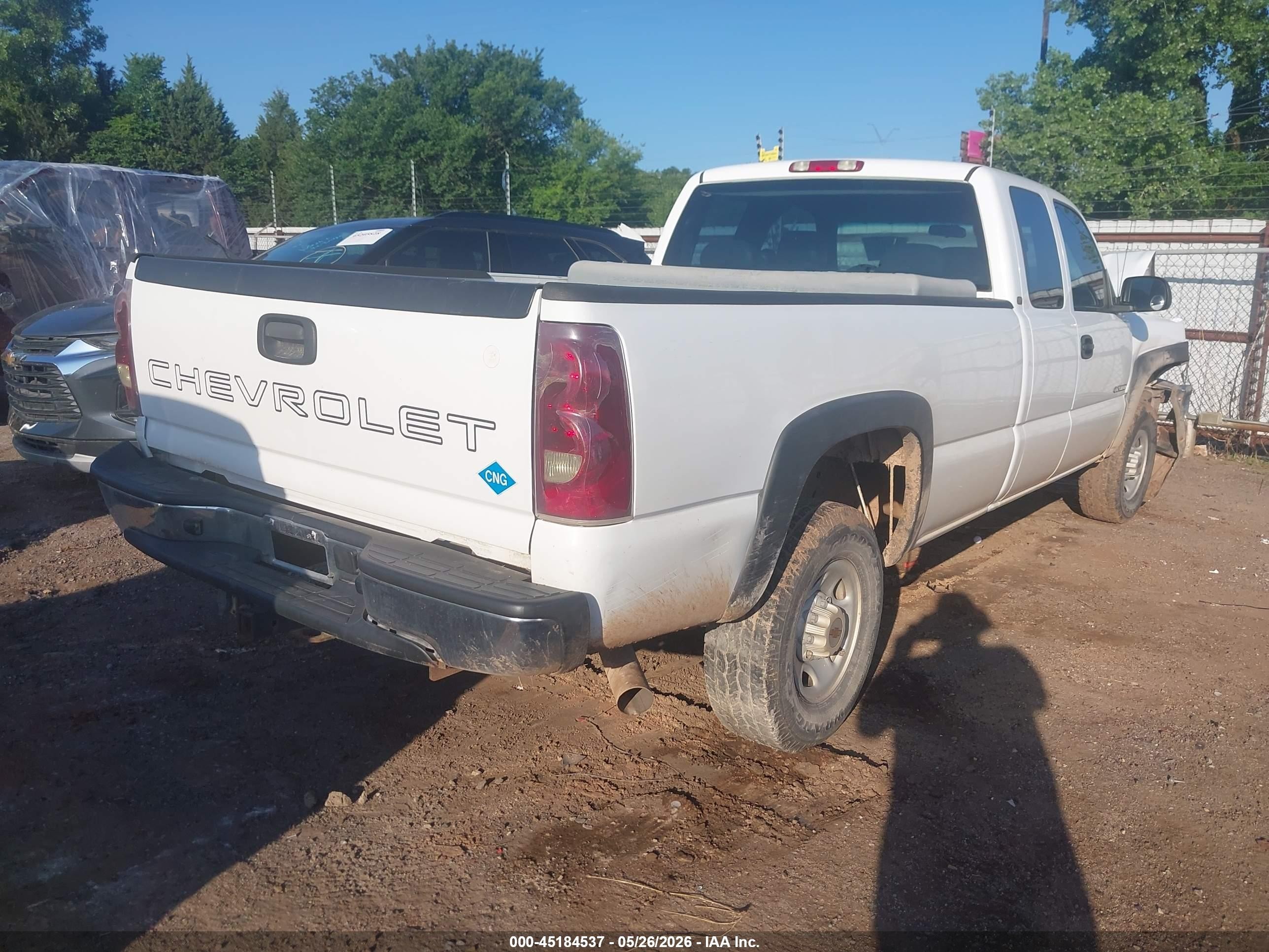 2003 Chevrolet Silverado C2500 White vin: 1GCGC29U53E184110