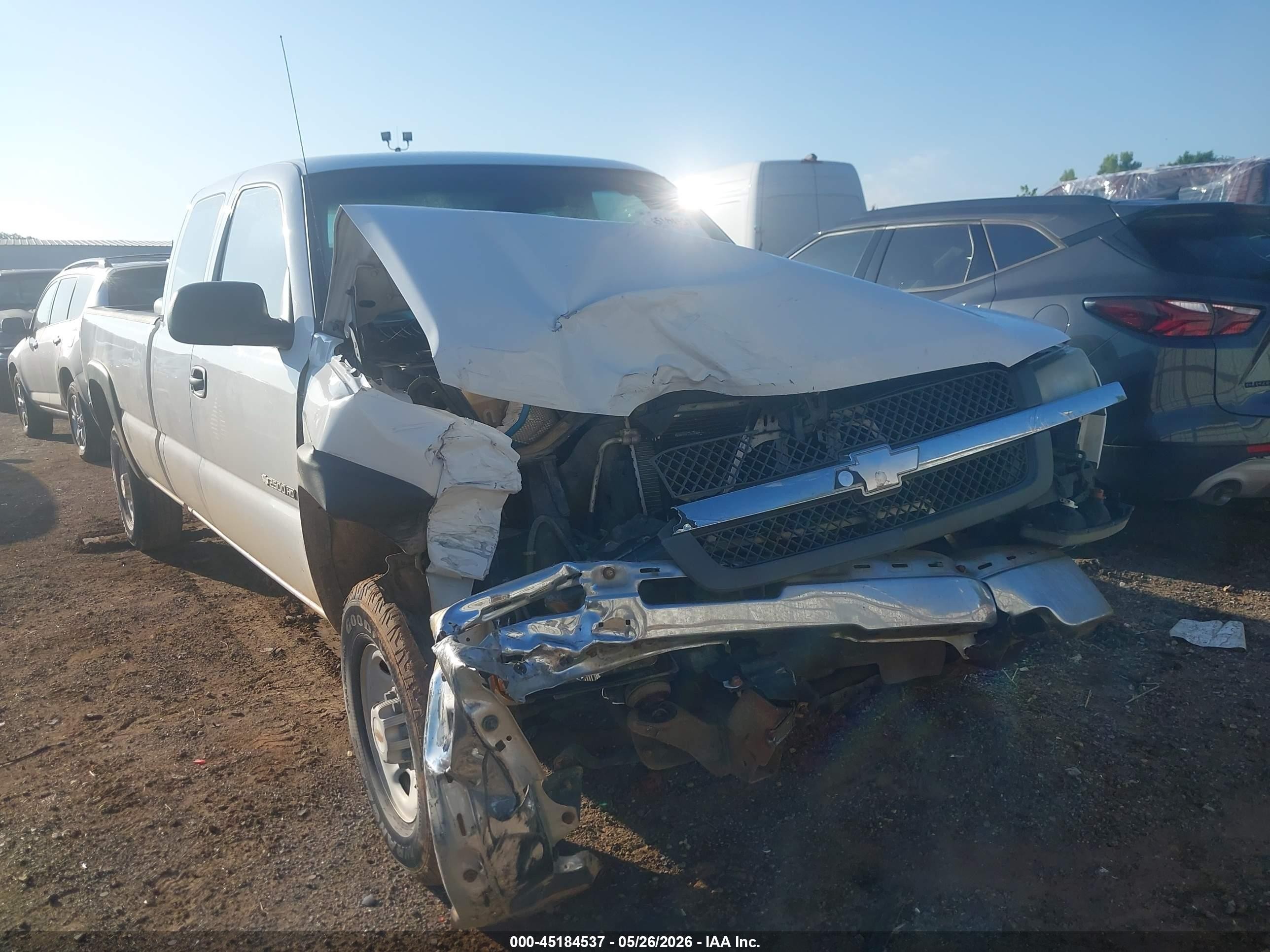 2003 Chevrolet Silverado C2500 Белый vin: 1GCGC29U53E184110
