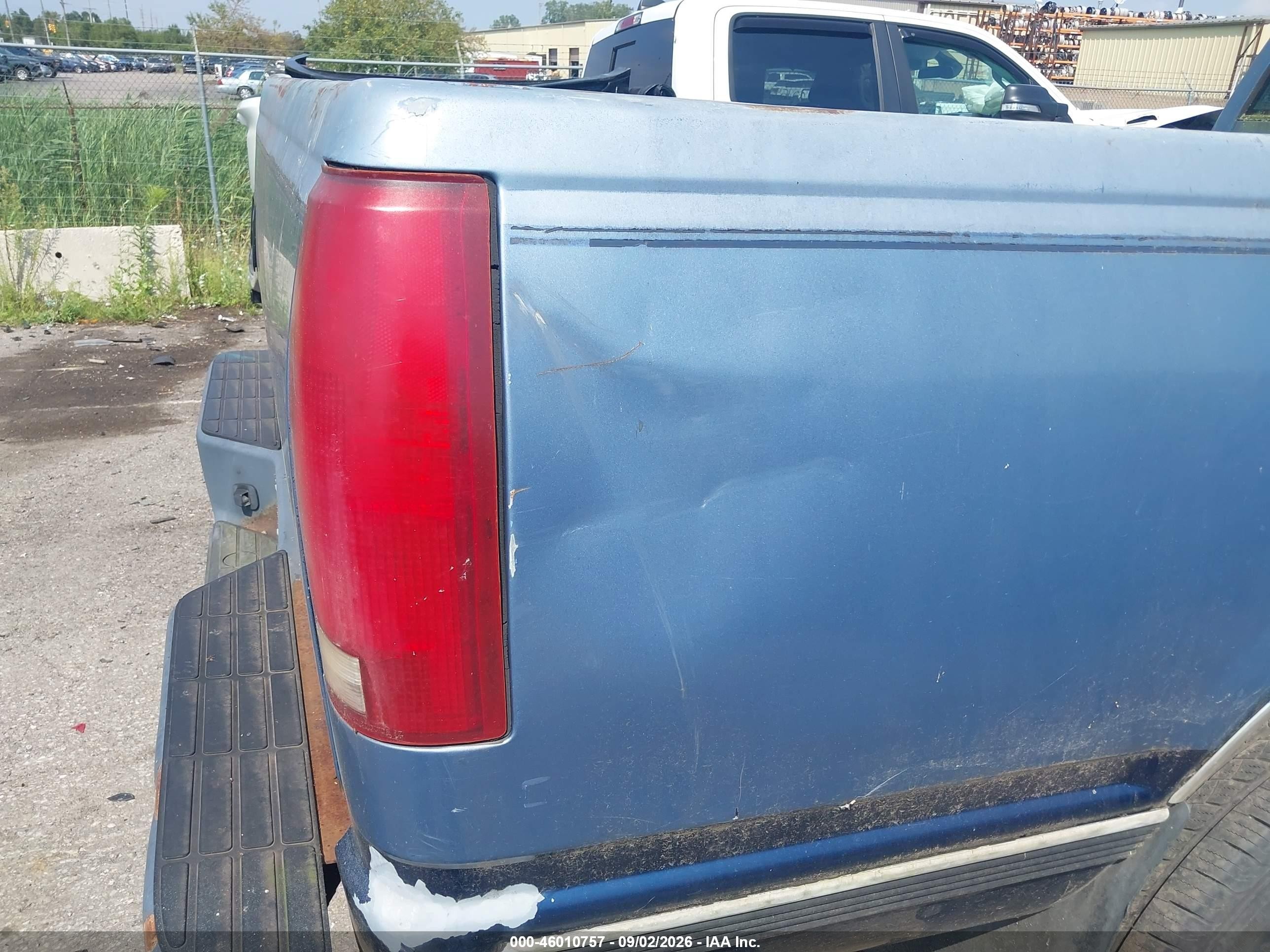 1994 Chevrolet Gmt-400 C3500 Blue vin: 1GCGC33K3RJ389132