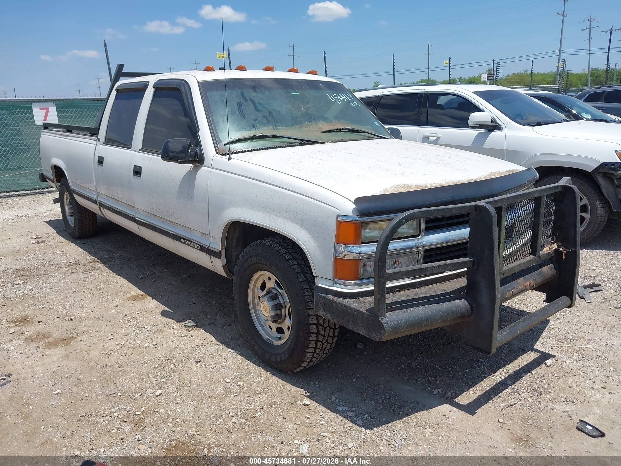 1999 Chevrolet C/k 3500   White vin: 1GCGC33R2XF028813
