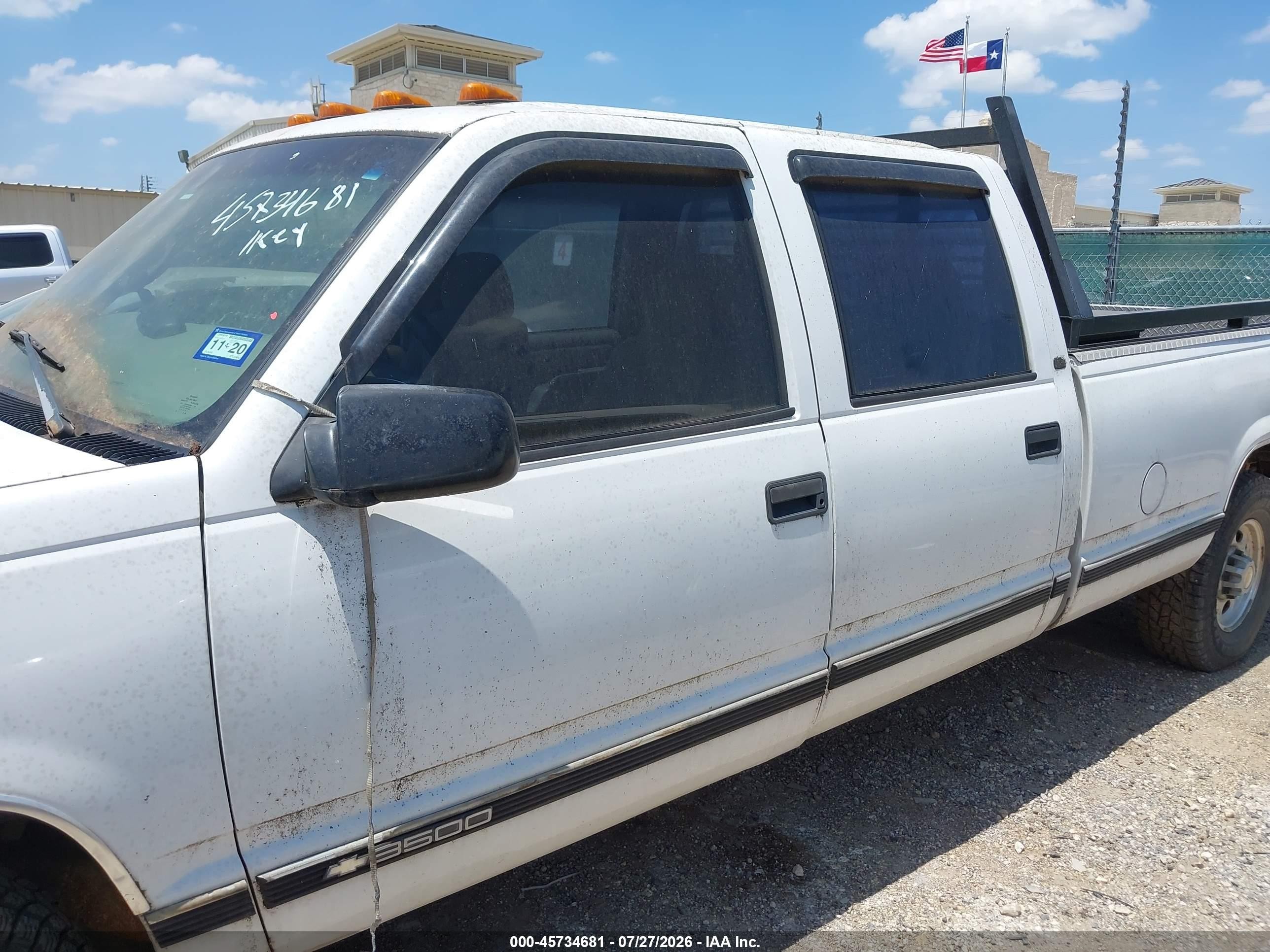1999 Chevrolet C/k 3500   White vin: 1GCGC33R2XF028813