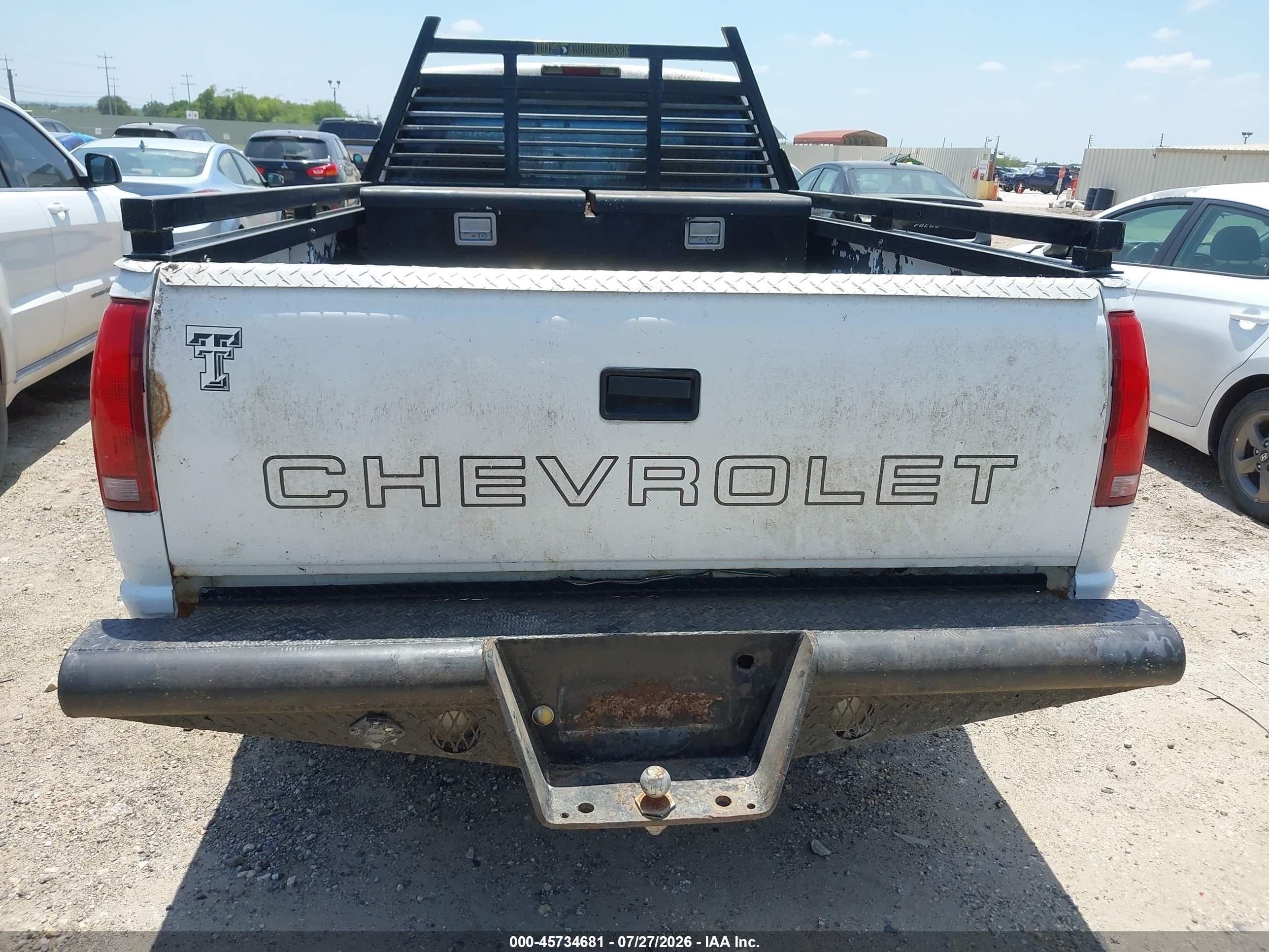 1999 Chevrolet C/k 3500   White vin: 1GCGC33R2XF028813
