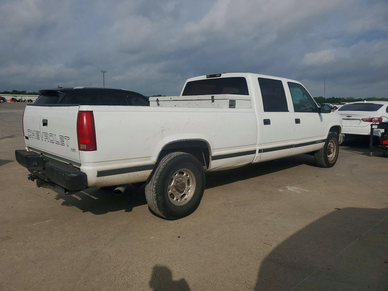 2000 Chevrolet Gmt-400 C3500 White vin: 1GCGC33R9YF508025