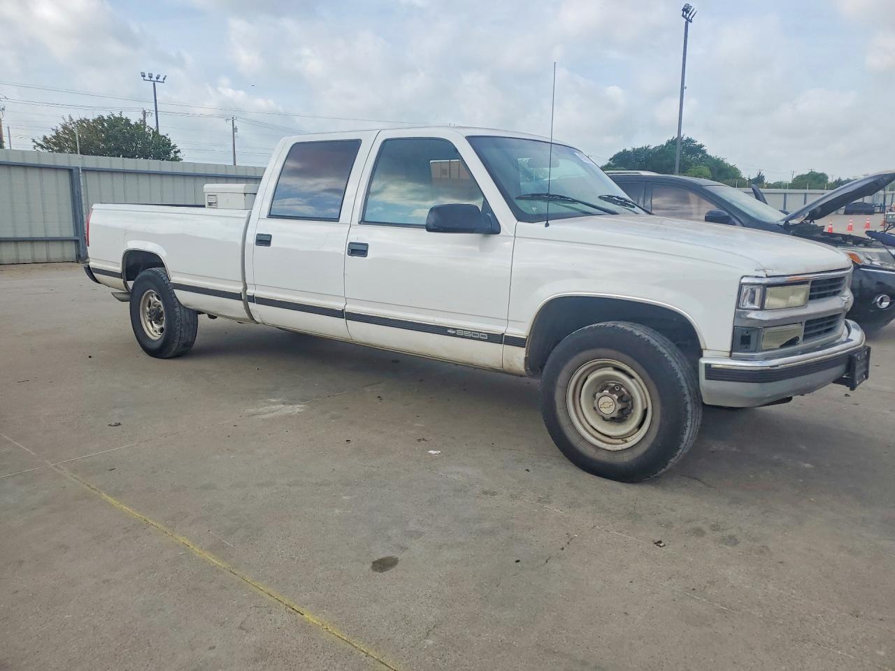2000 Chevrolet Gmt-400 C3500 White vin: 1GCGC33R9YF508025