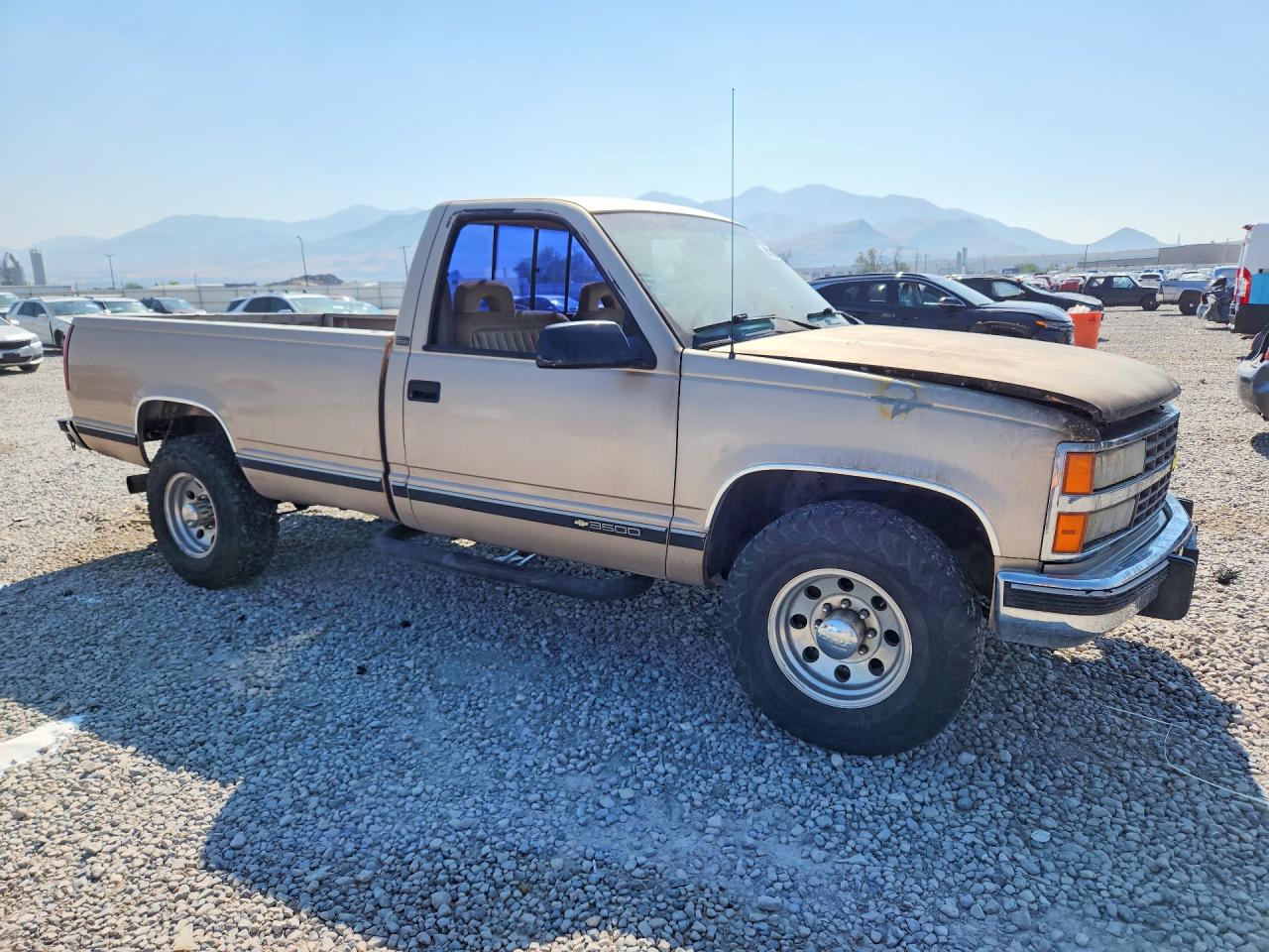1992 Chevrolet Gmt-400 C3500 Gold vin: 1GCGC34F8NE162118