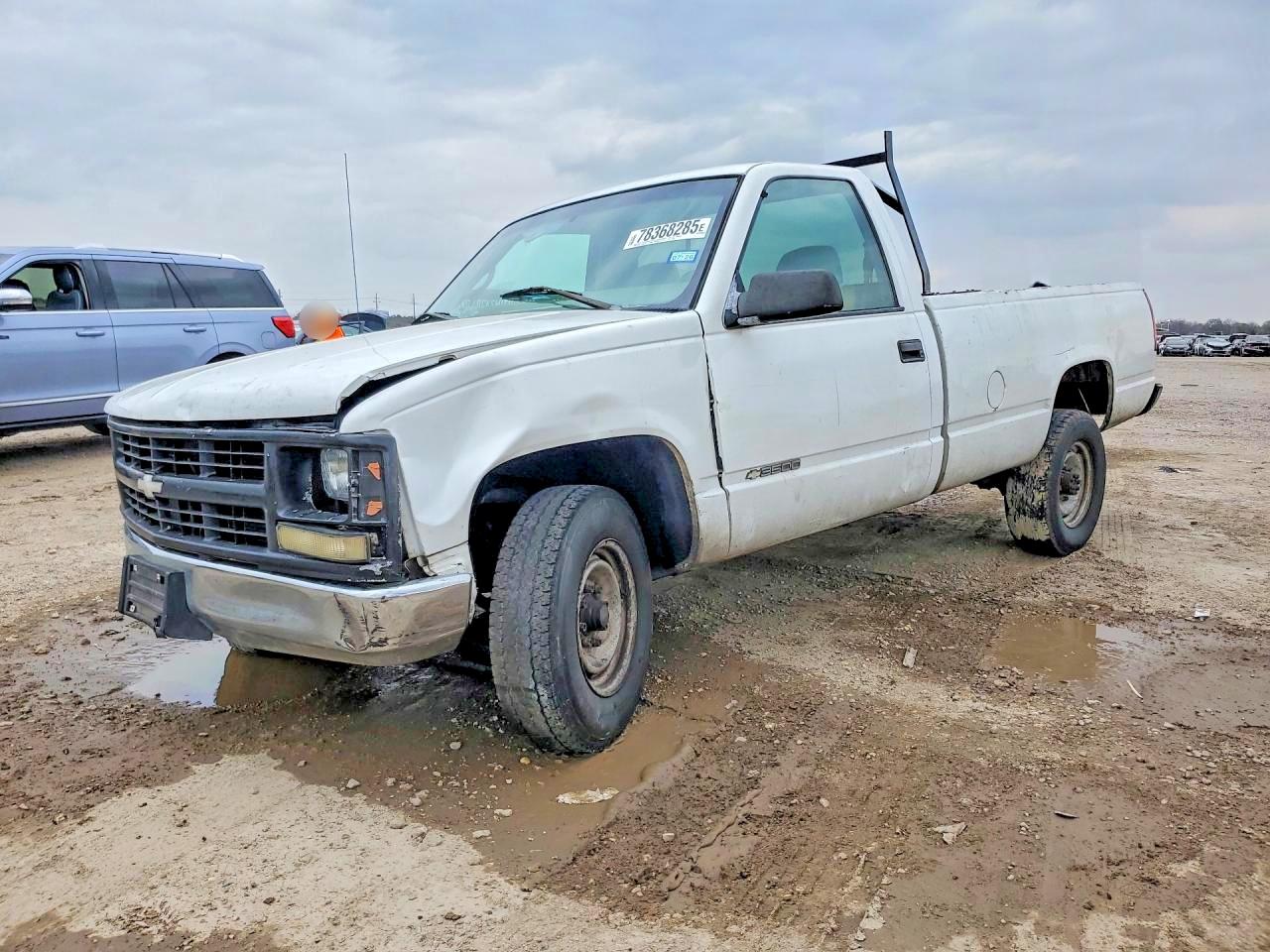 2000 Chevrolet Gmt-400 C3500 White vin: 1GCGC34R5YR128421