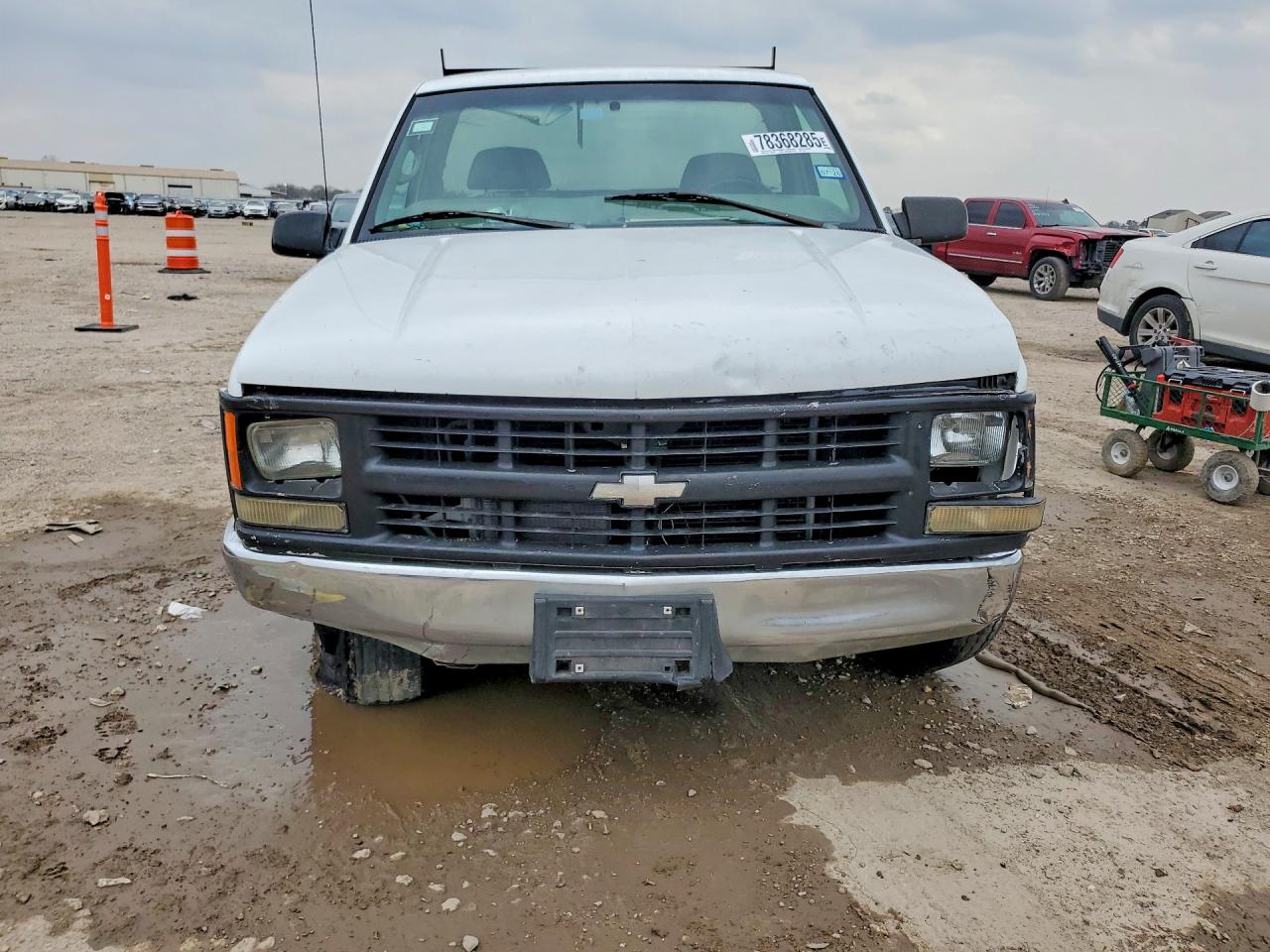 2000 Chevrolet Gmt-400 C3500 White vin: 1GCGC34R5YR128421