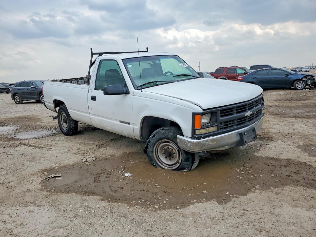 2000 Chevrolet Gmt-400 C3500 White vin: 1GCGC34R5YR128421